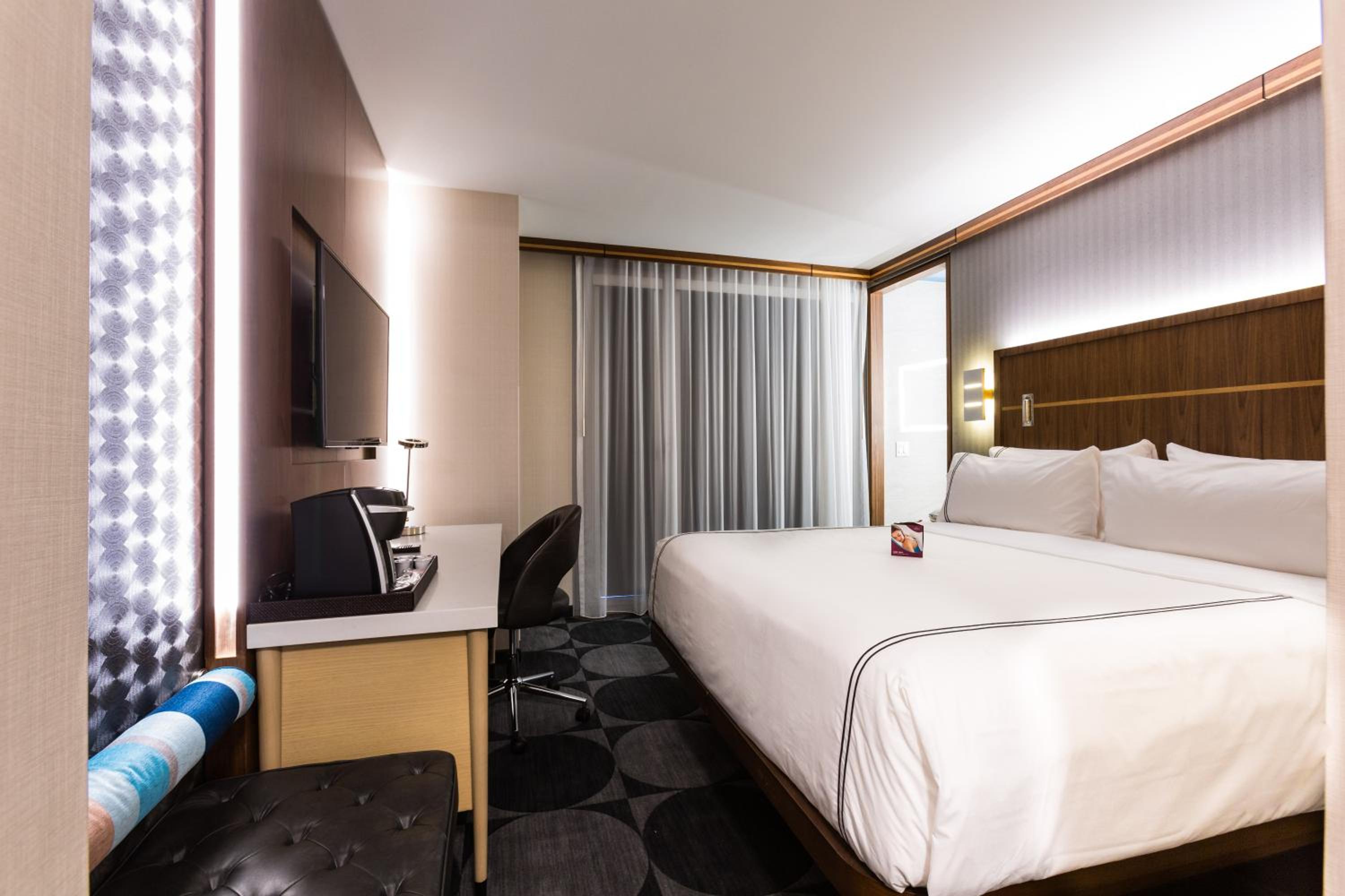 Standard King Room - High Floor