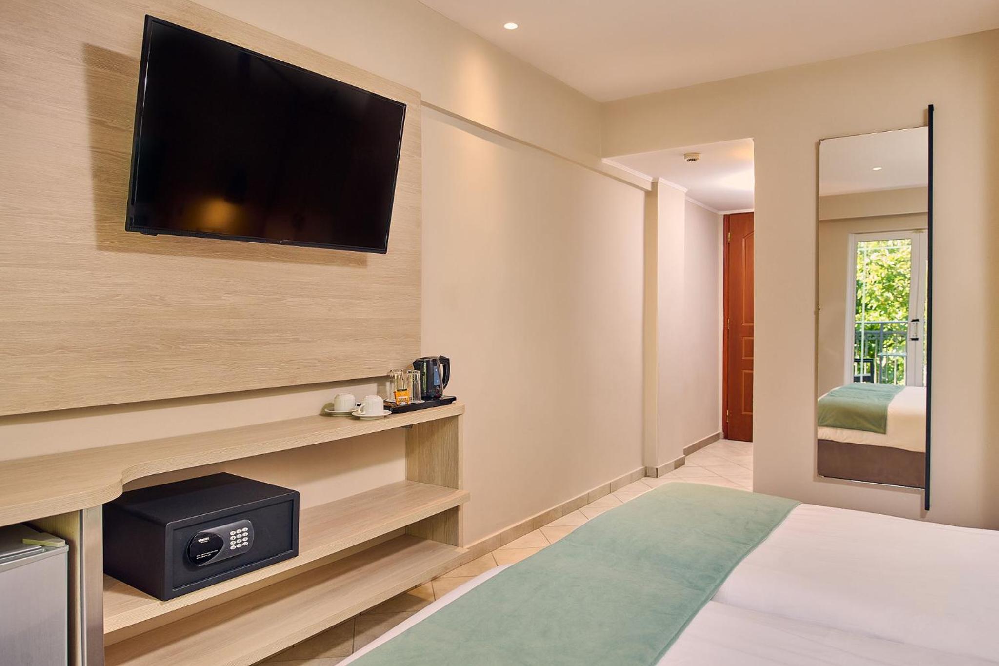 Upper Floor Room with Garden View