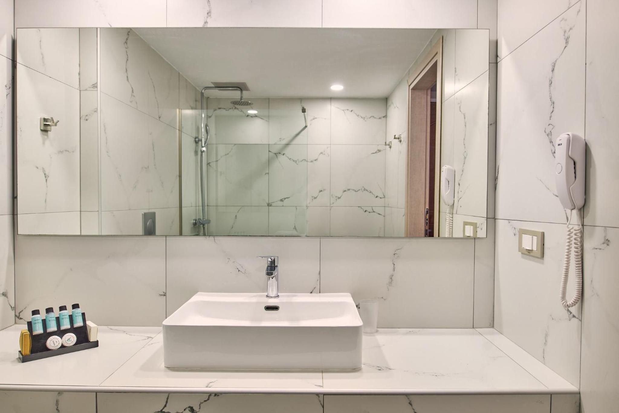 Upper Floor Room with Garden View