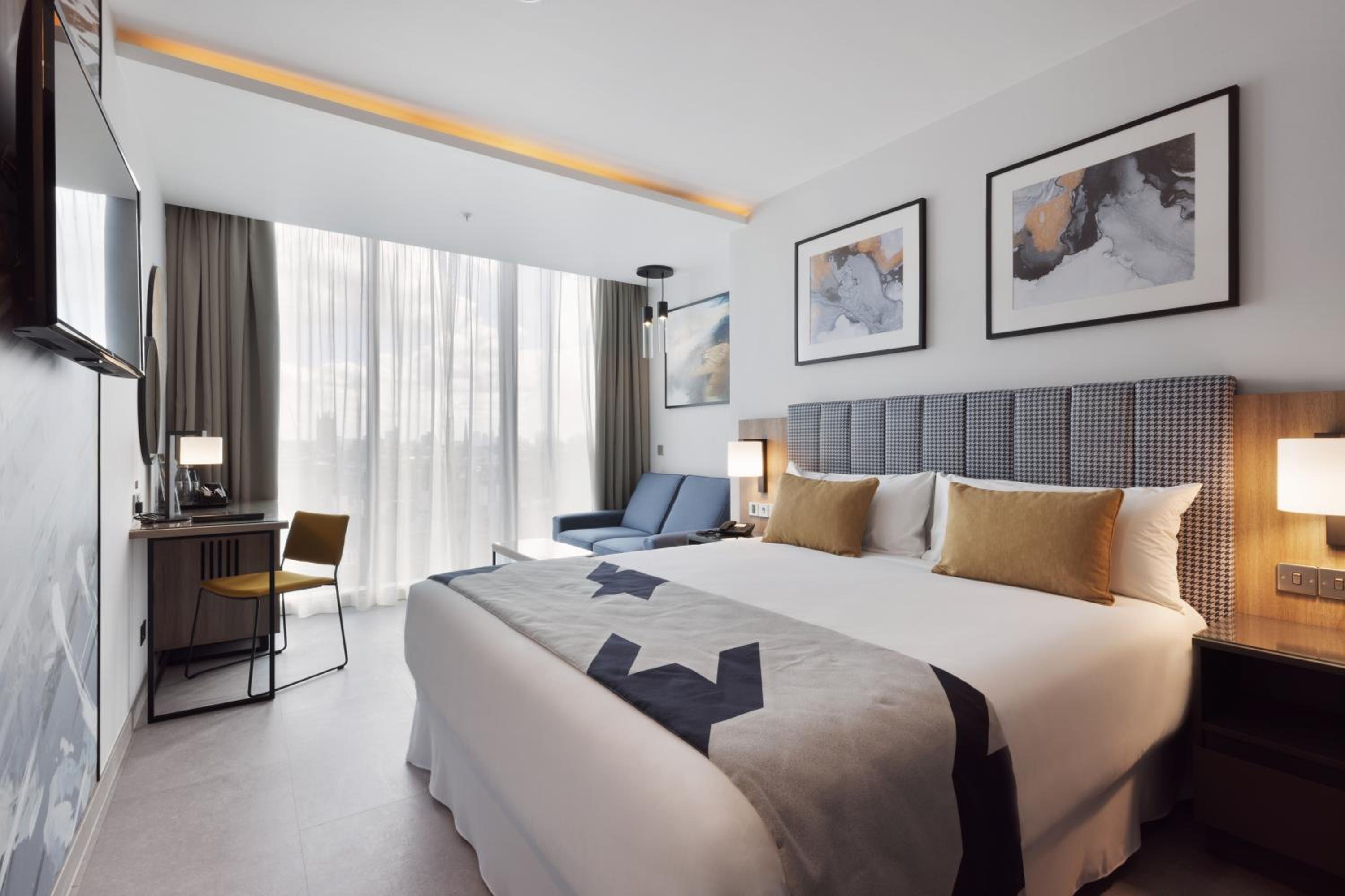 Deluxe Family Quadruple