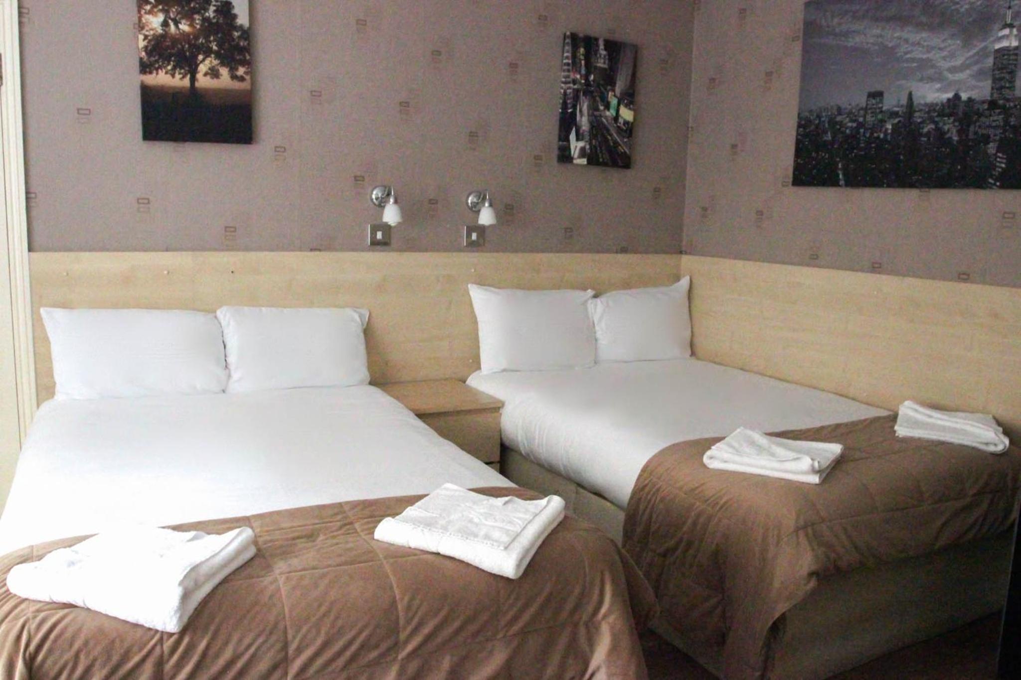 Family Room (3 Adults)