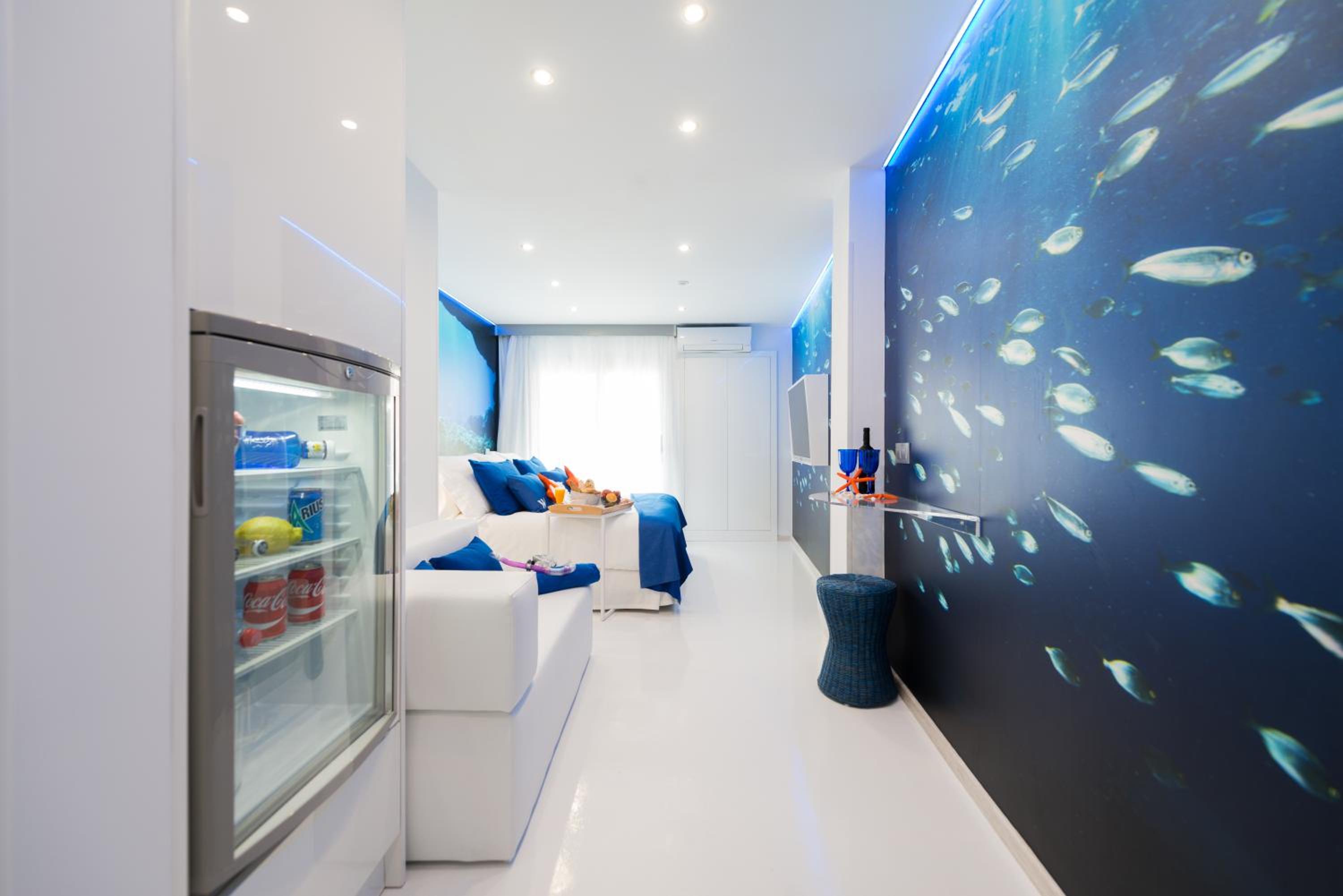 Double Room with Balcony and Partial Sea View