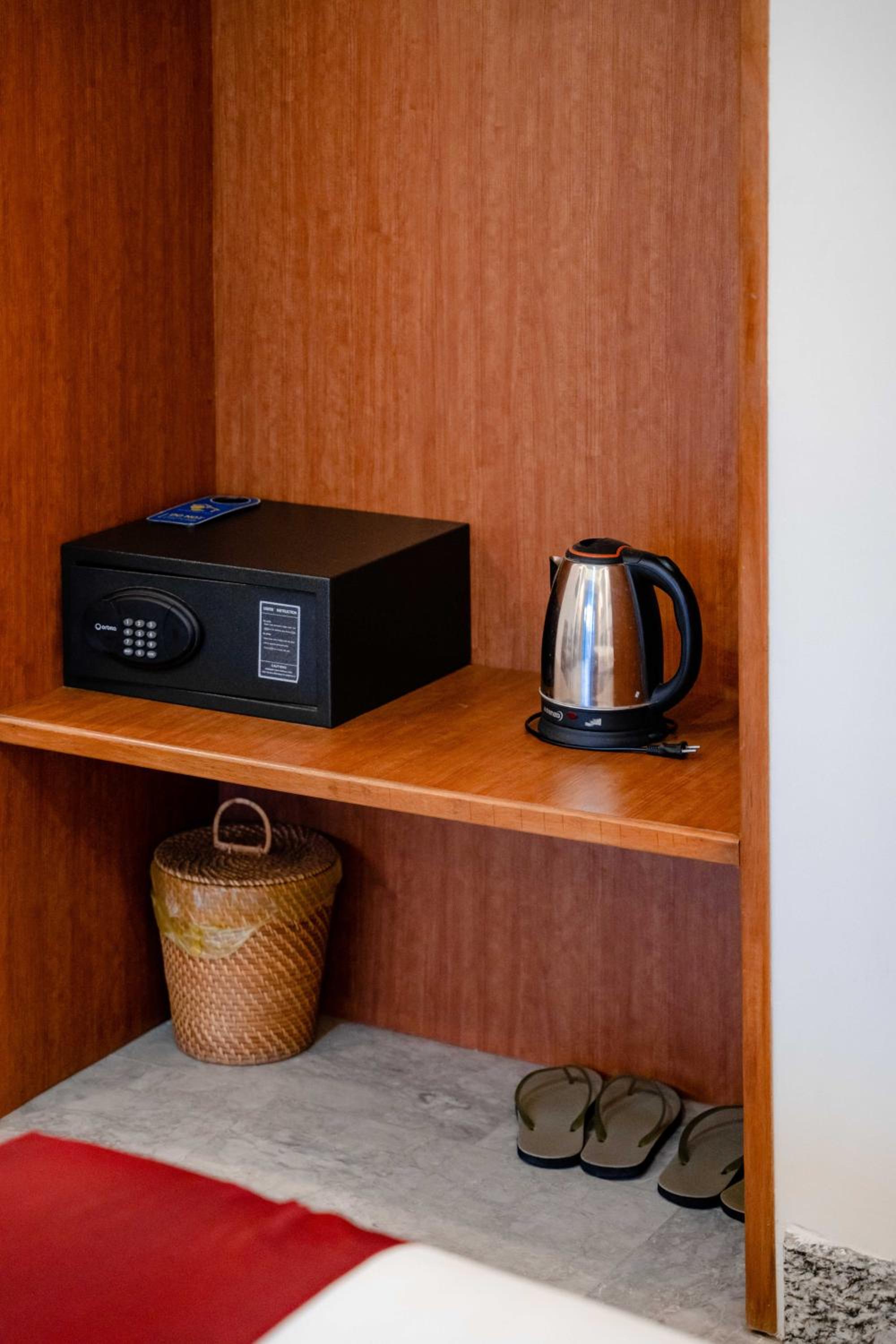 Queen Room with Garden View