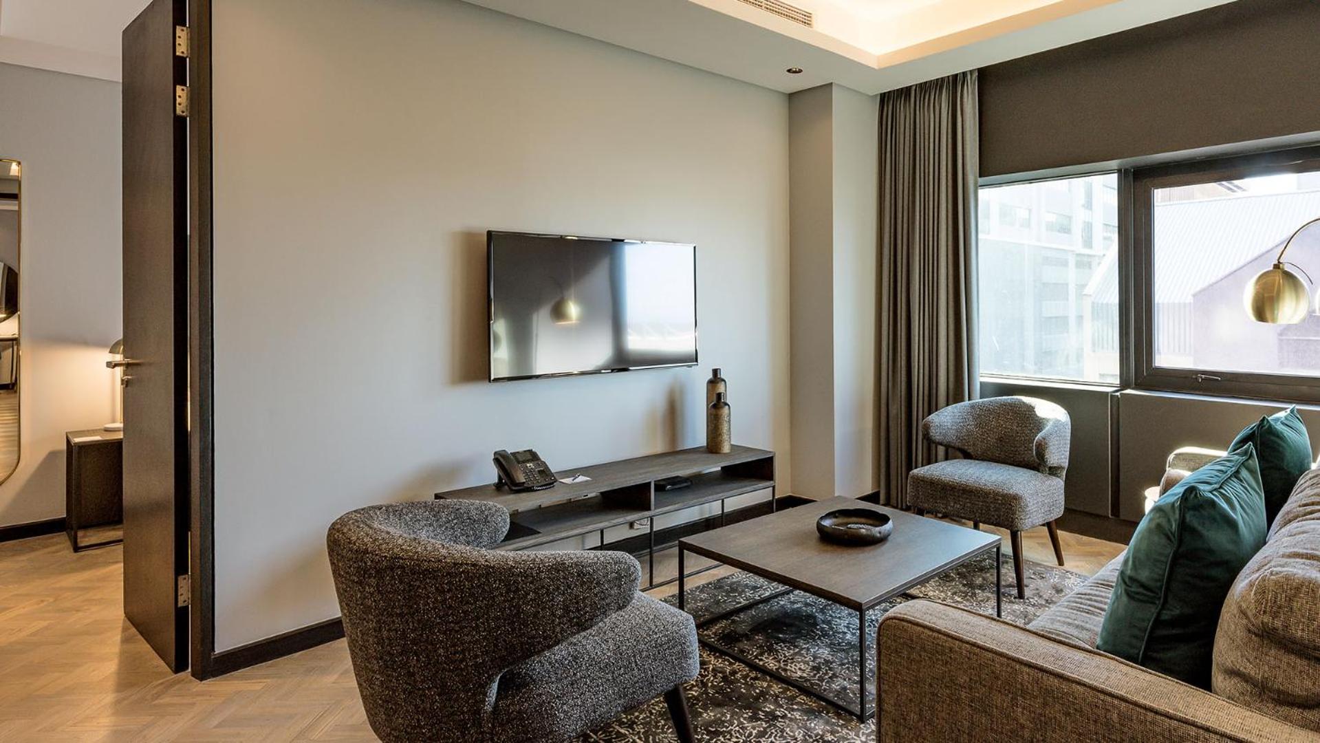 One-Bedroom Apartment with City View