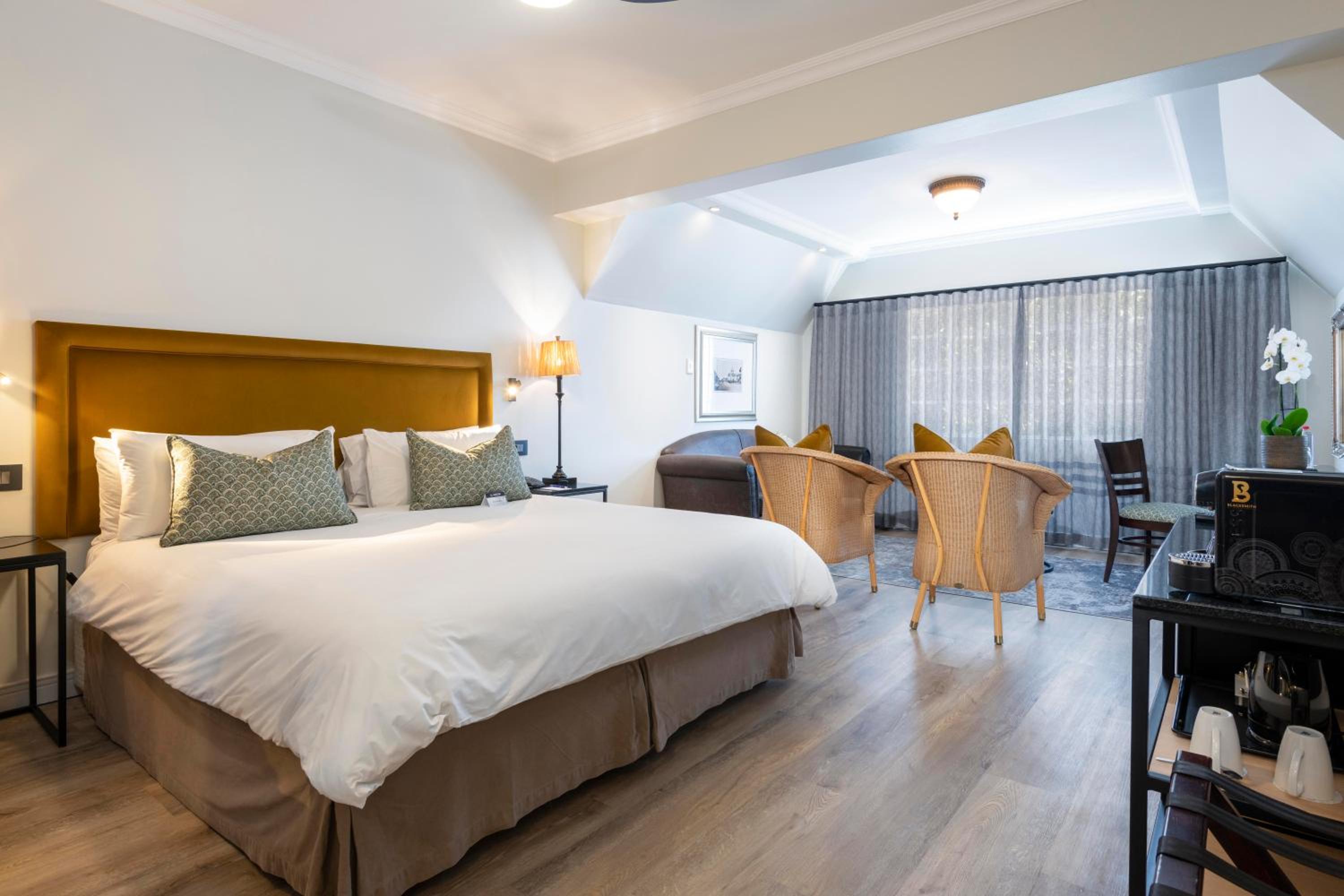 Deluxe King Suite