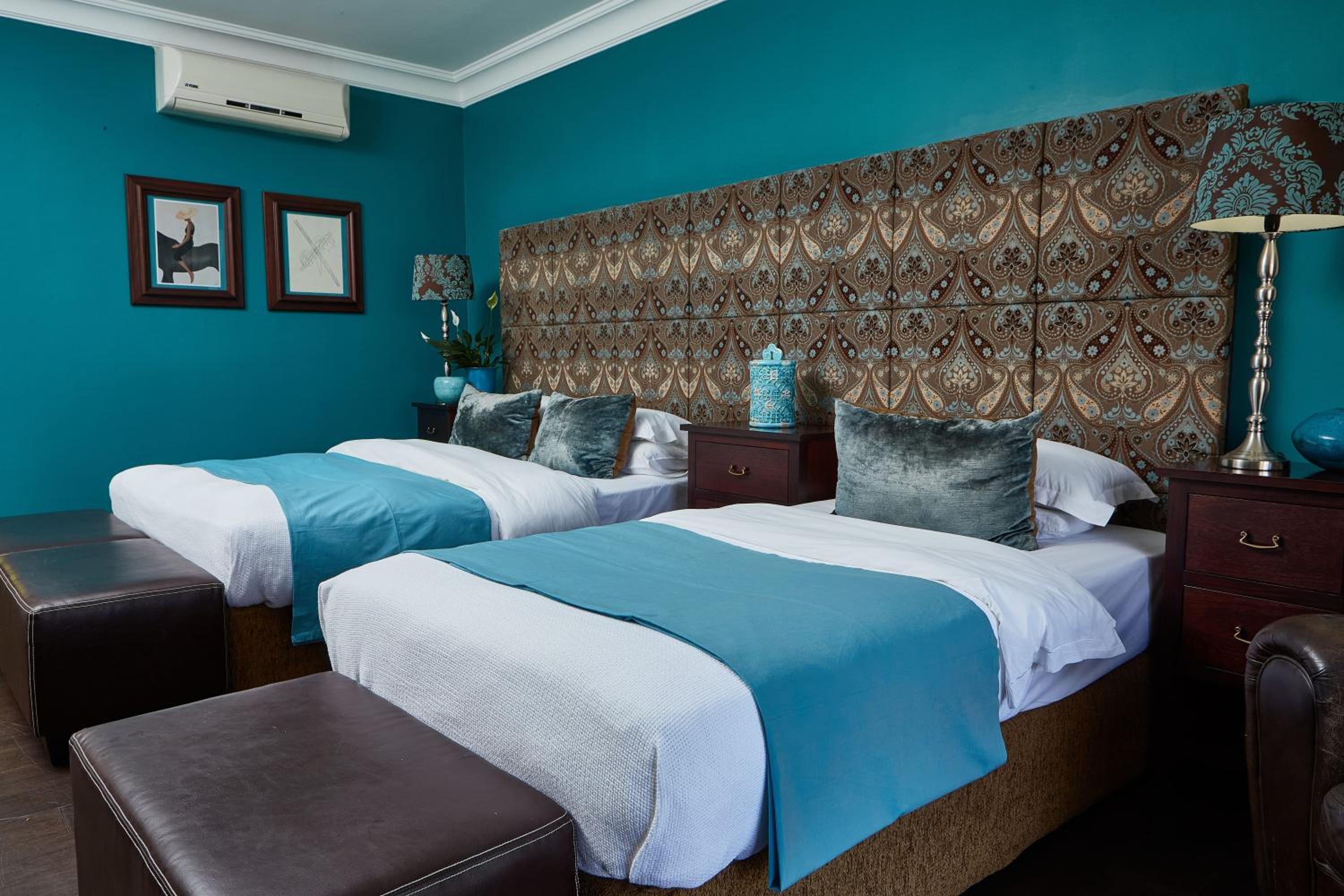 Vineyard Triple Room