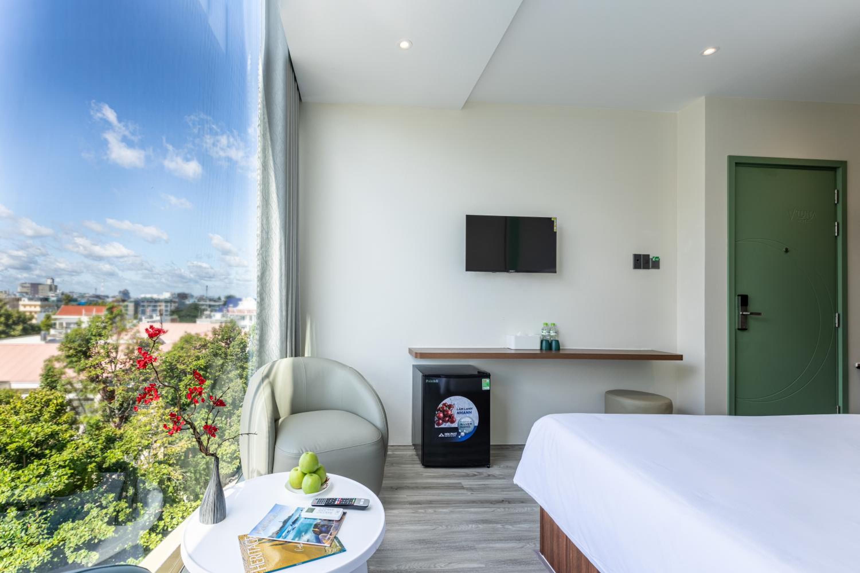 Grand Deluxe King Room With Netflix Premium