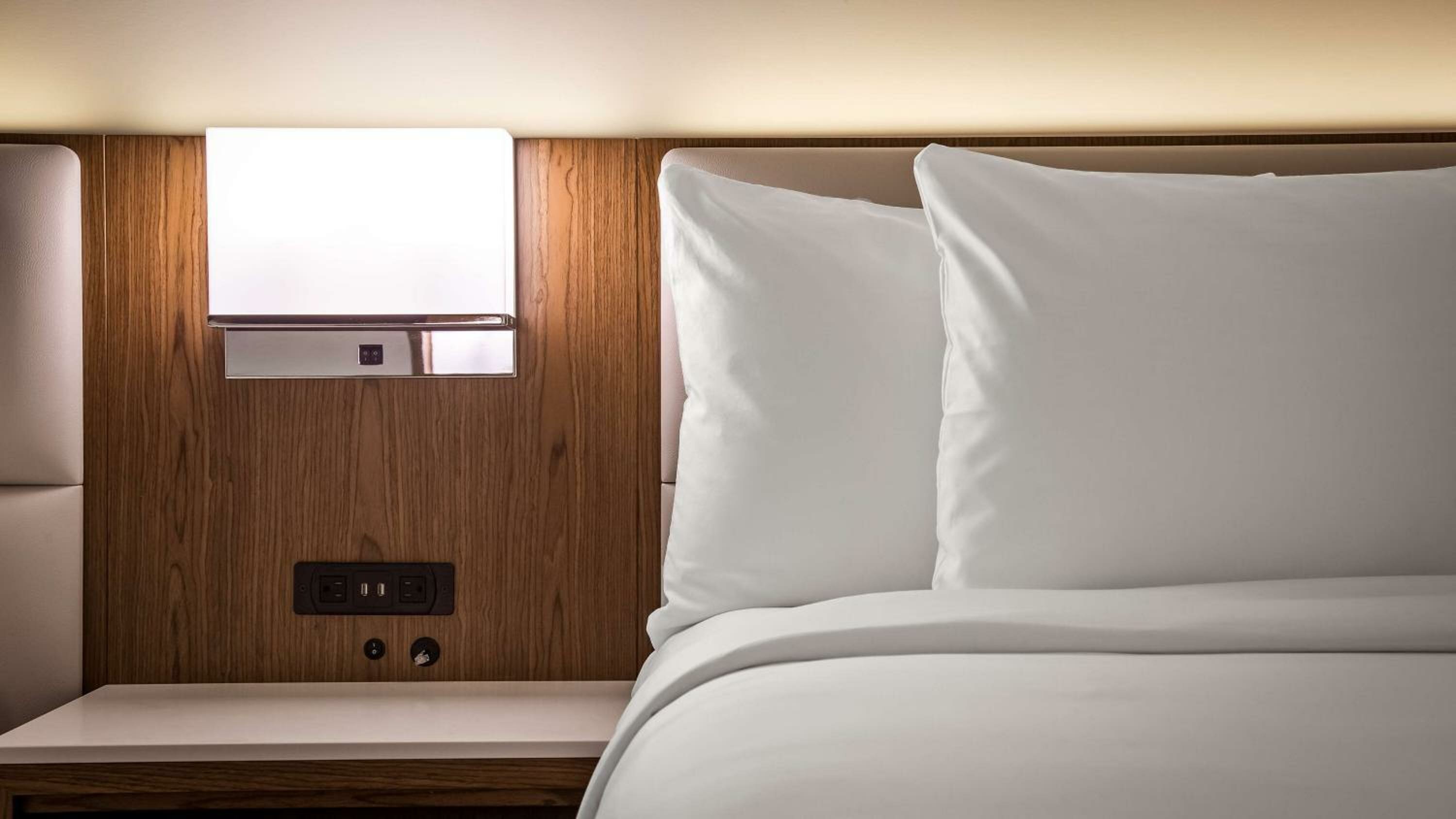 Queen Room - Non-Smoking