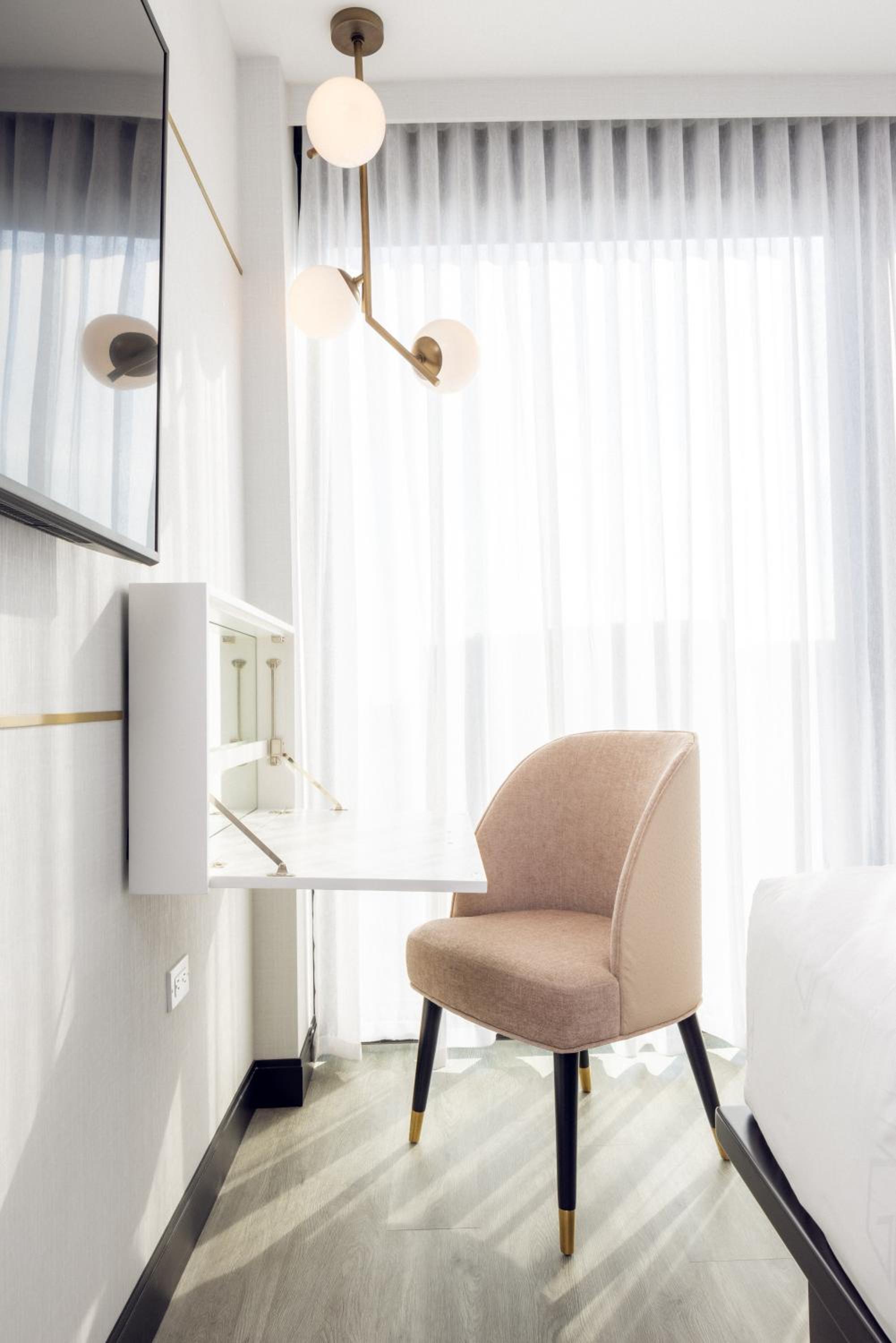   Element Lounge Access, Garden Terrace King