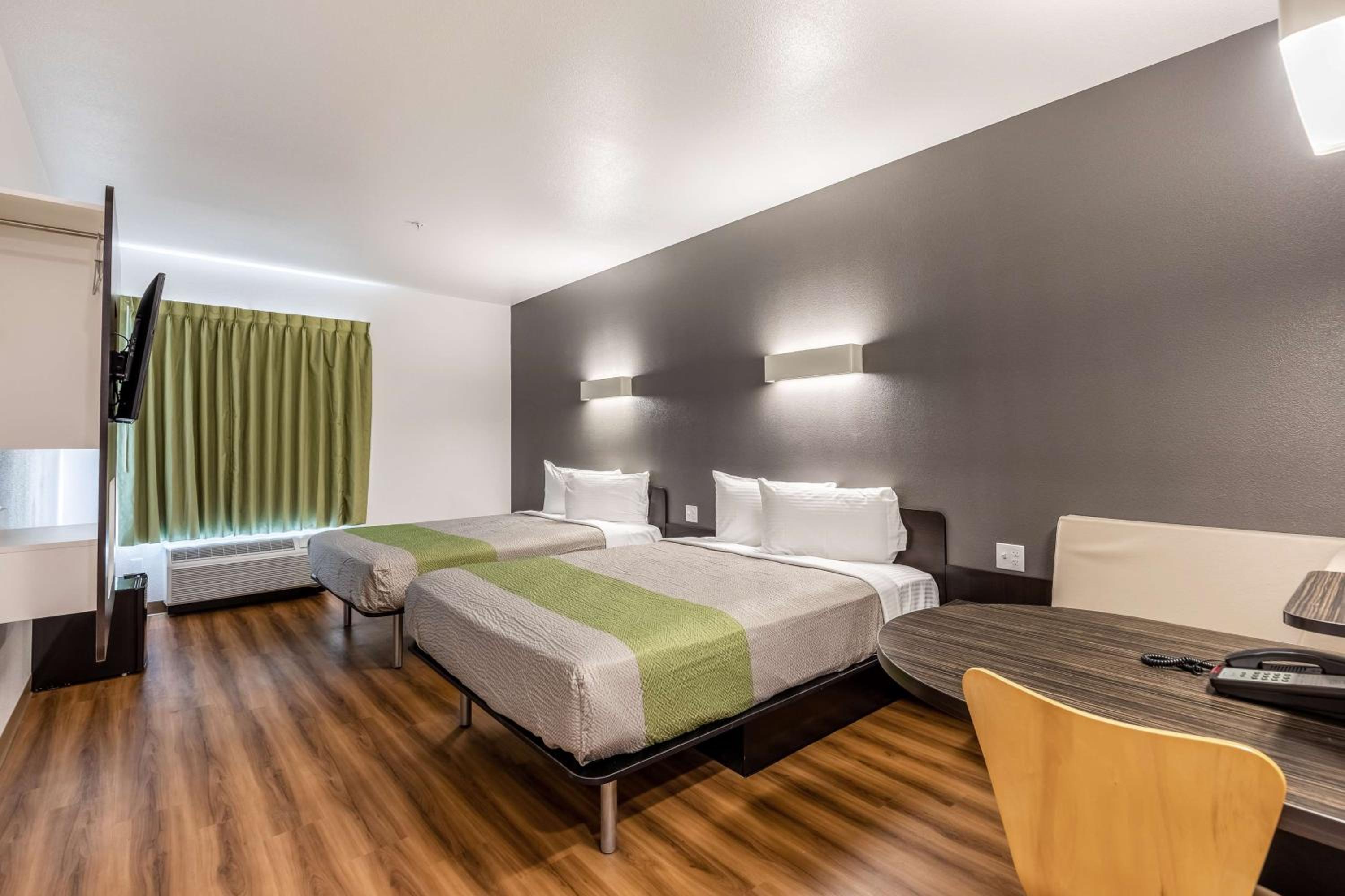 Deluxe Queen Room with Two Queen Beds - Non-Smoking