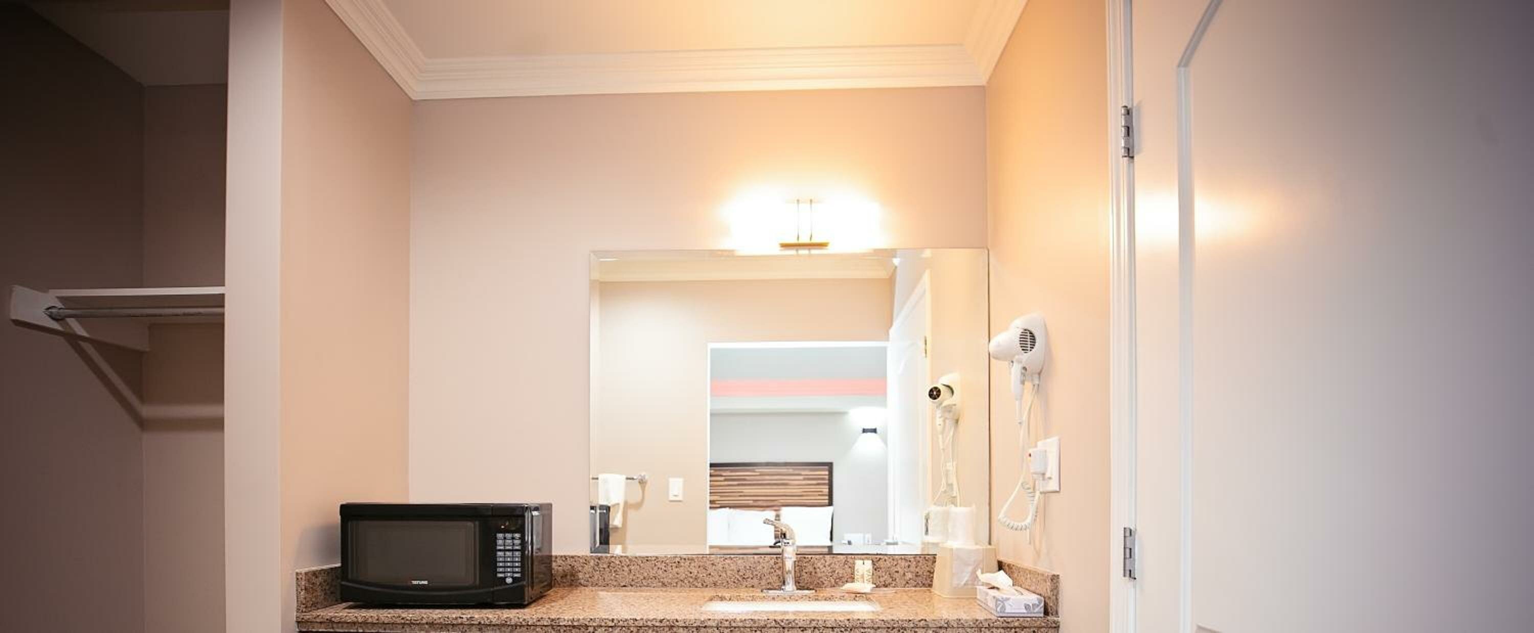 King Room - Non-Smoking