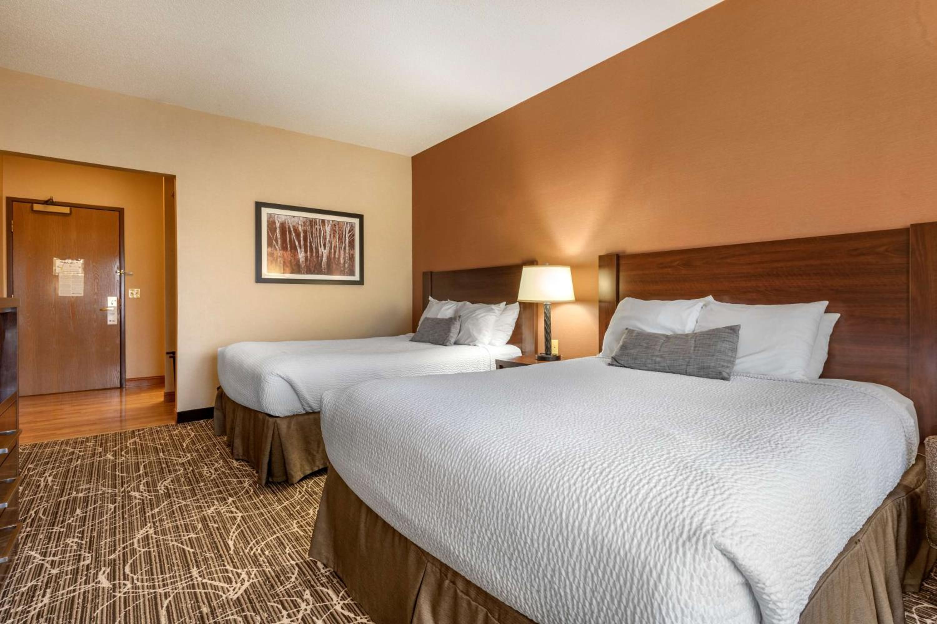 Queen Room with Two Queen Beds - Non-Smoking