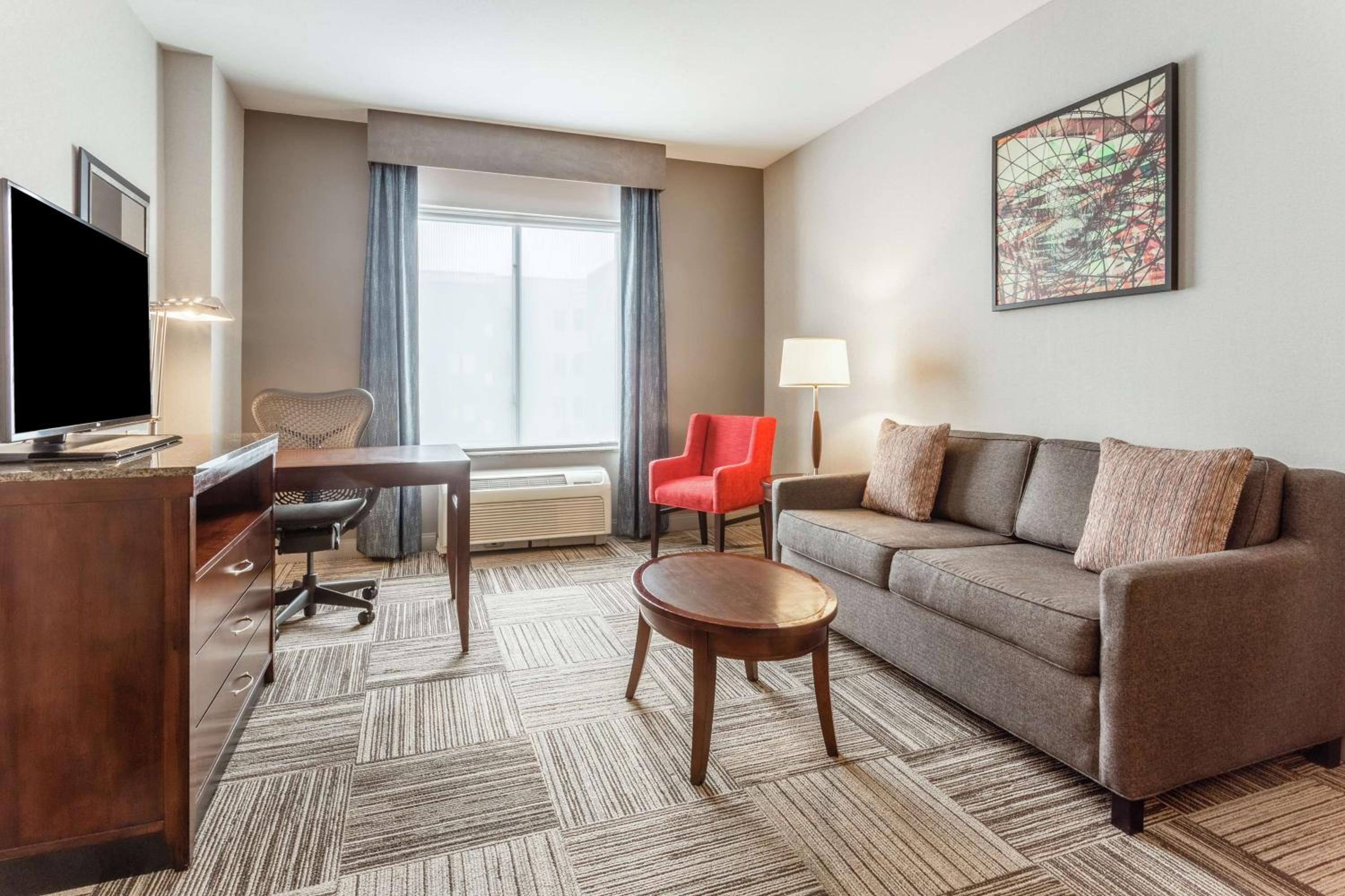 One-Bedroom King Suite with Walk-In Shower