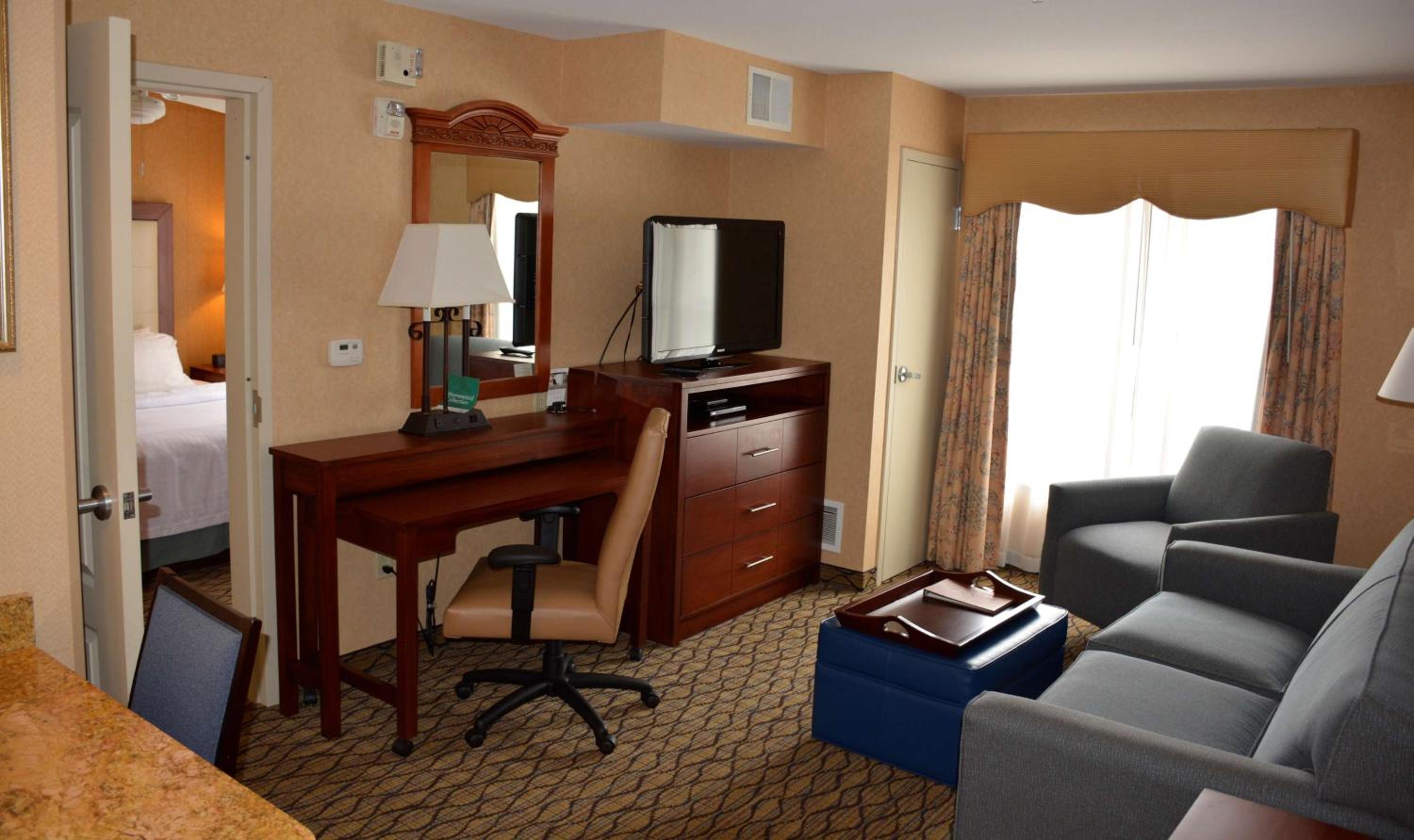 One-Bedroom King Suite - Non-Smoking