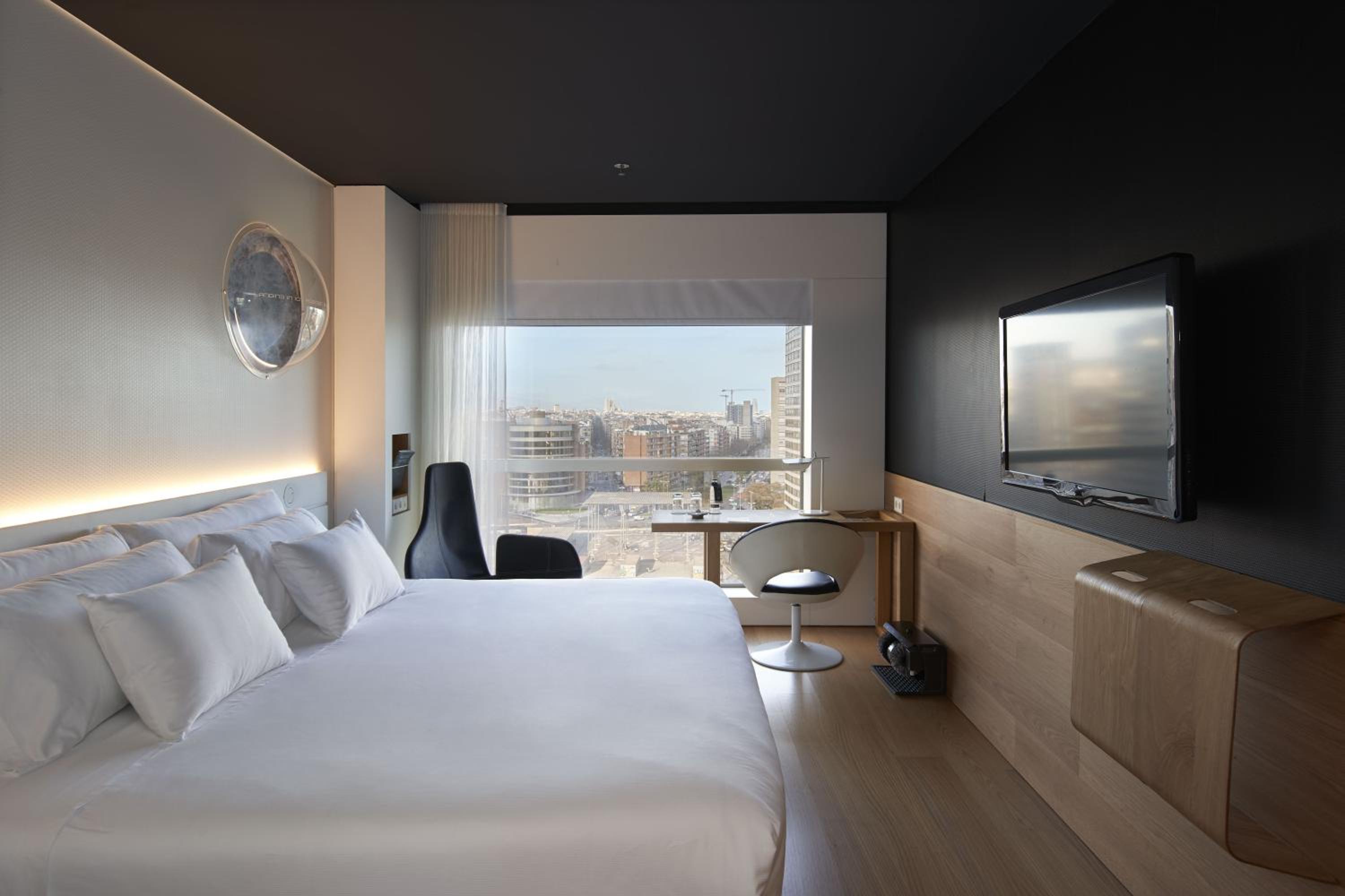 Deluxe Double Room with City View