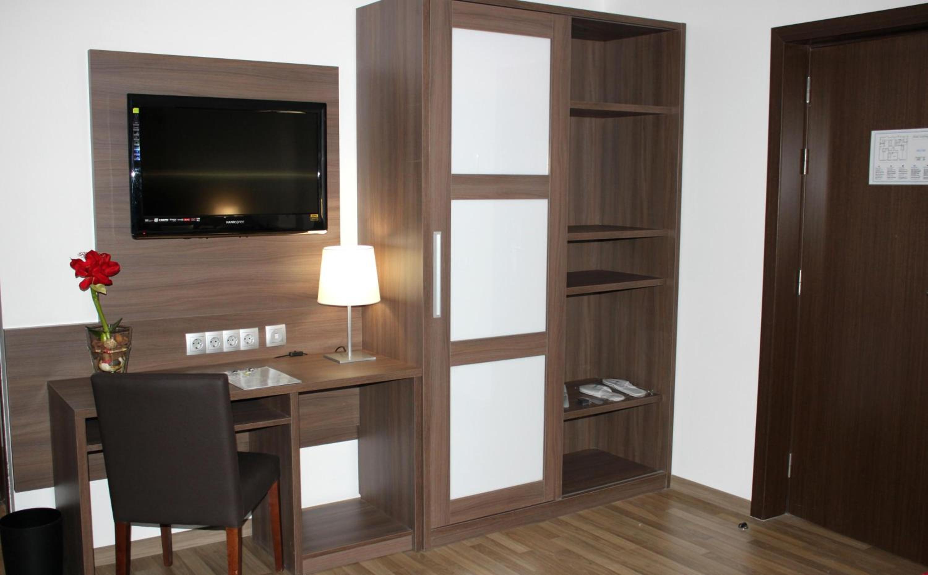 Double or Twin Room (1-2 Adults)