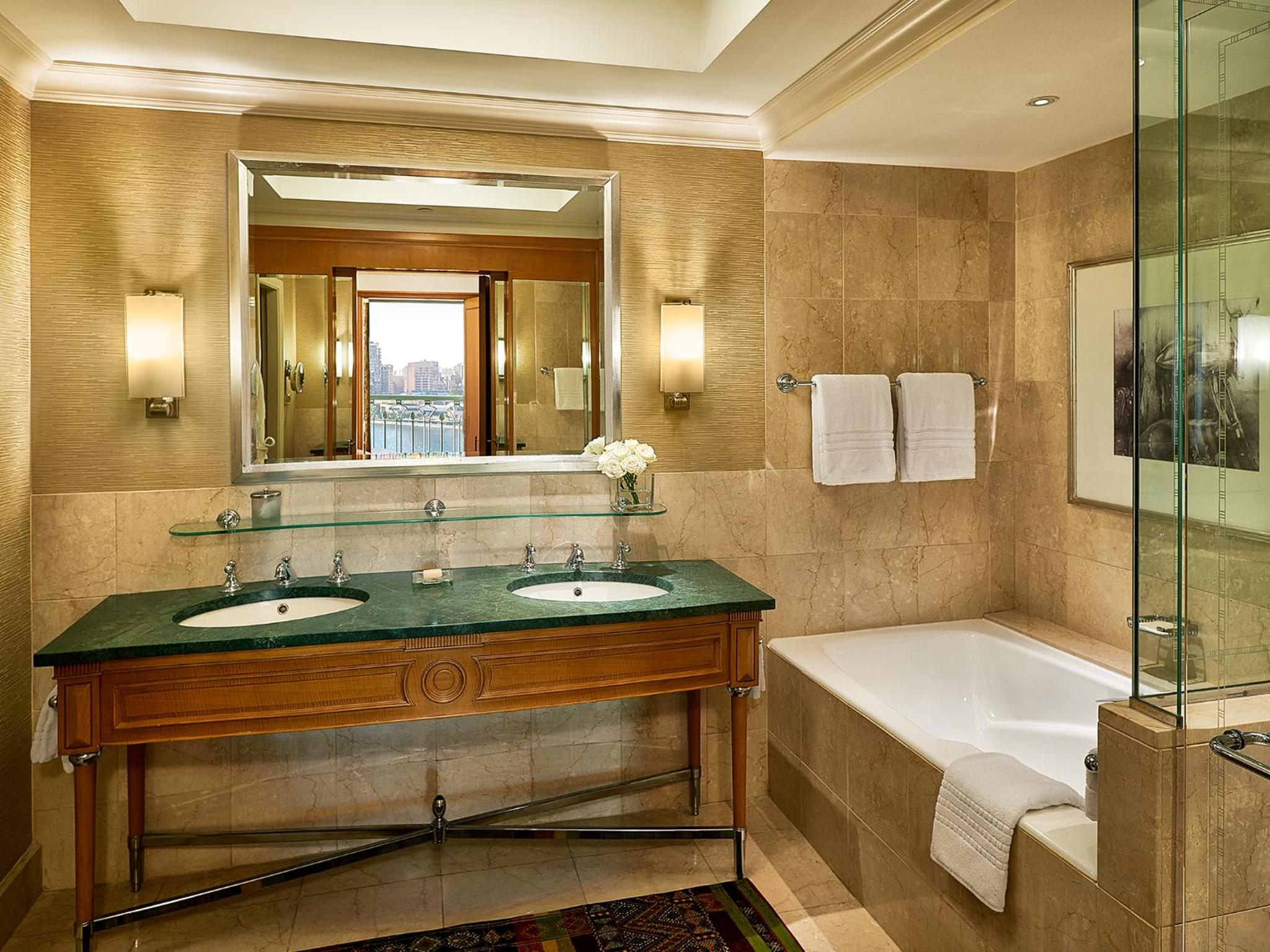 Diplomatic Suite - King Bed