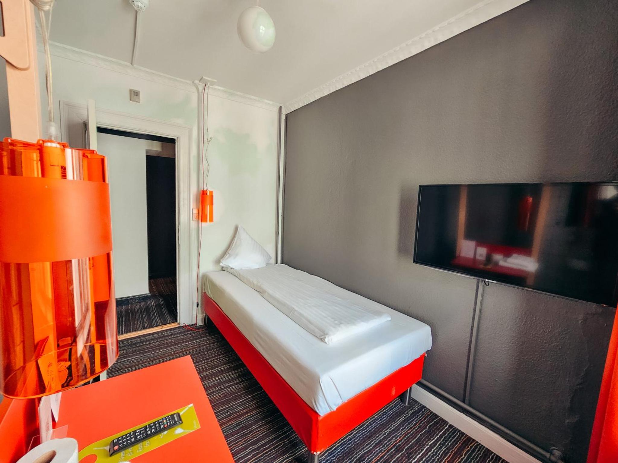 Single Room with Shared Bathroom