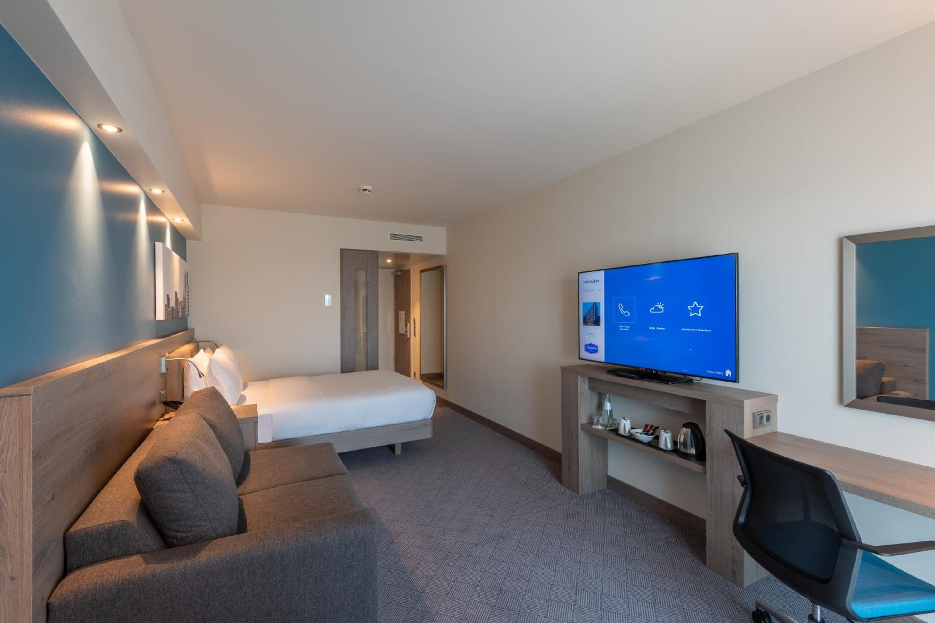 Queen Room with Sofa Bed