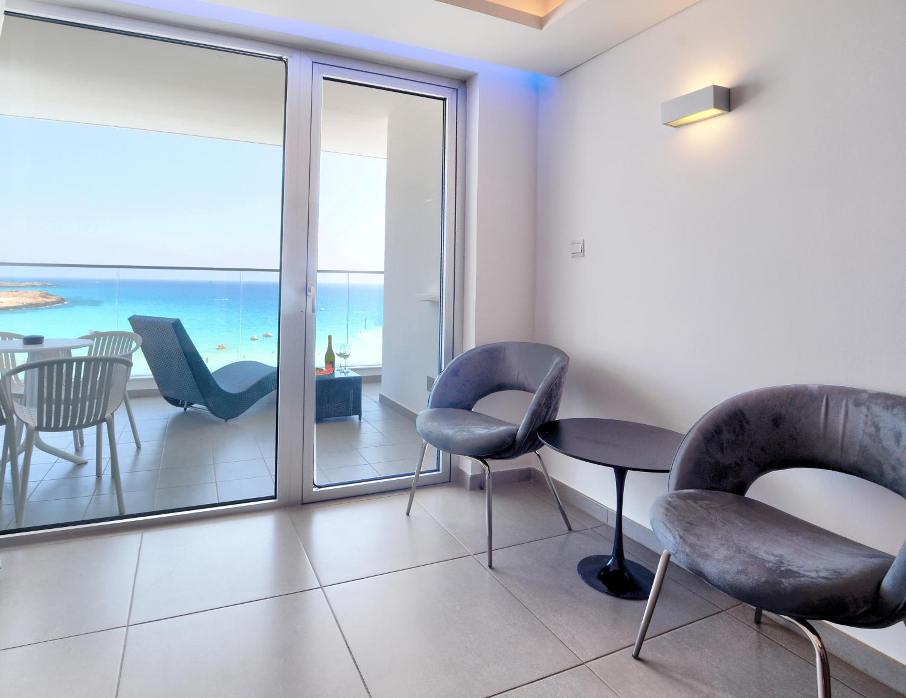 Deluxe Suite with Sea View