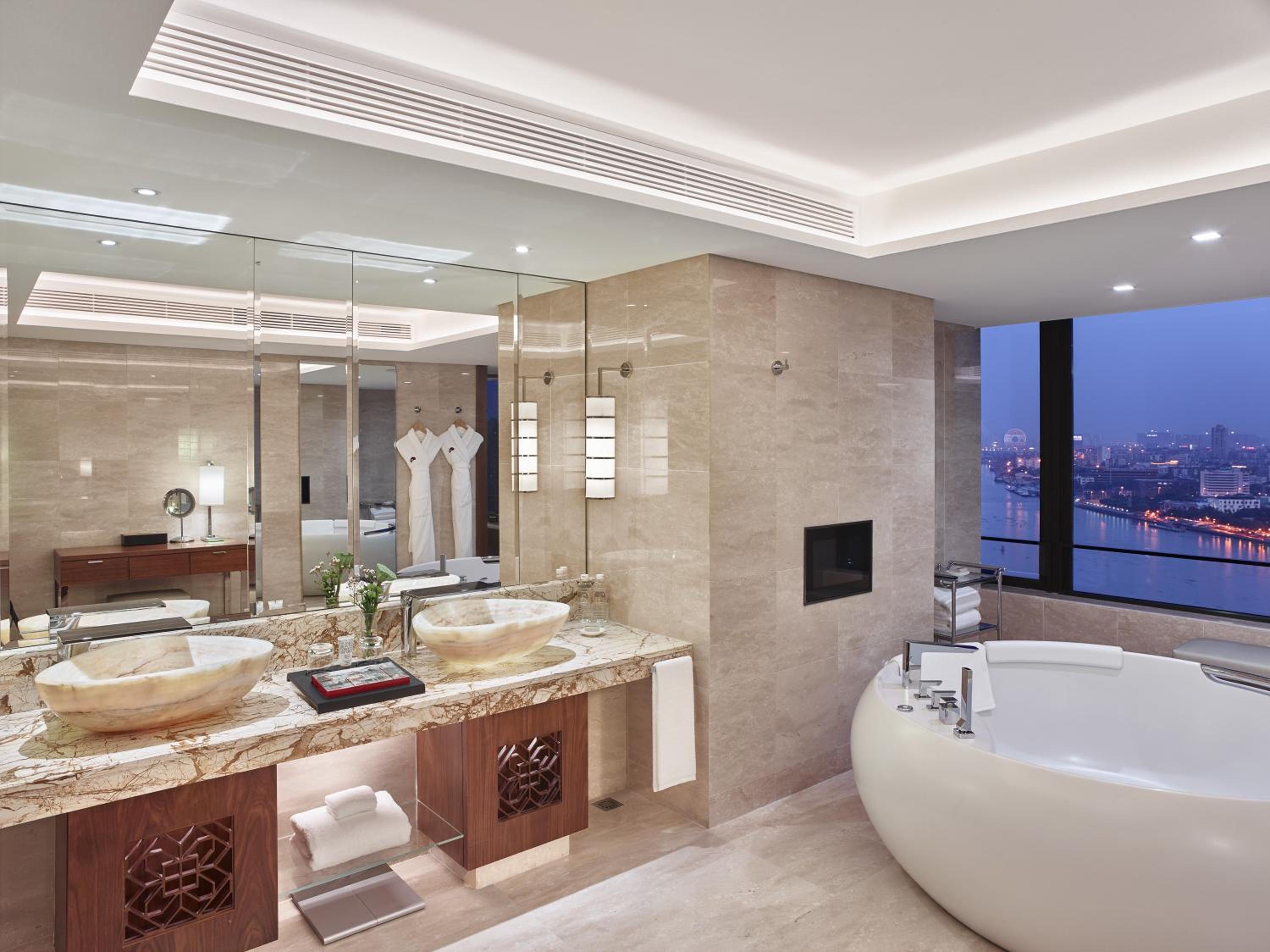 Club Premier Suite with King Bed 