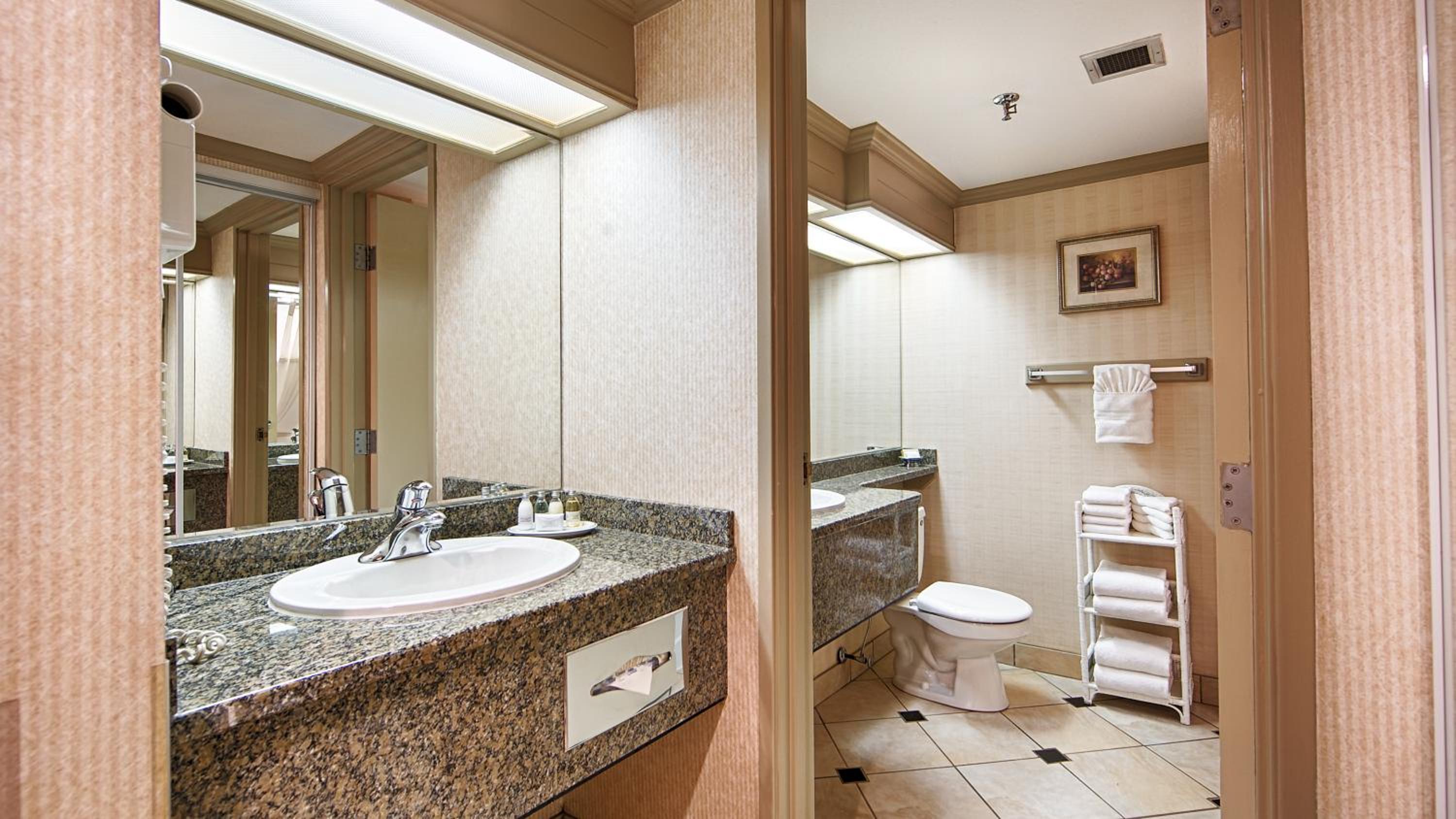 King Room with Jetted Tub - Non-Smoking