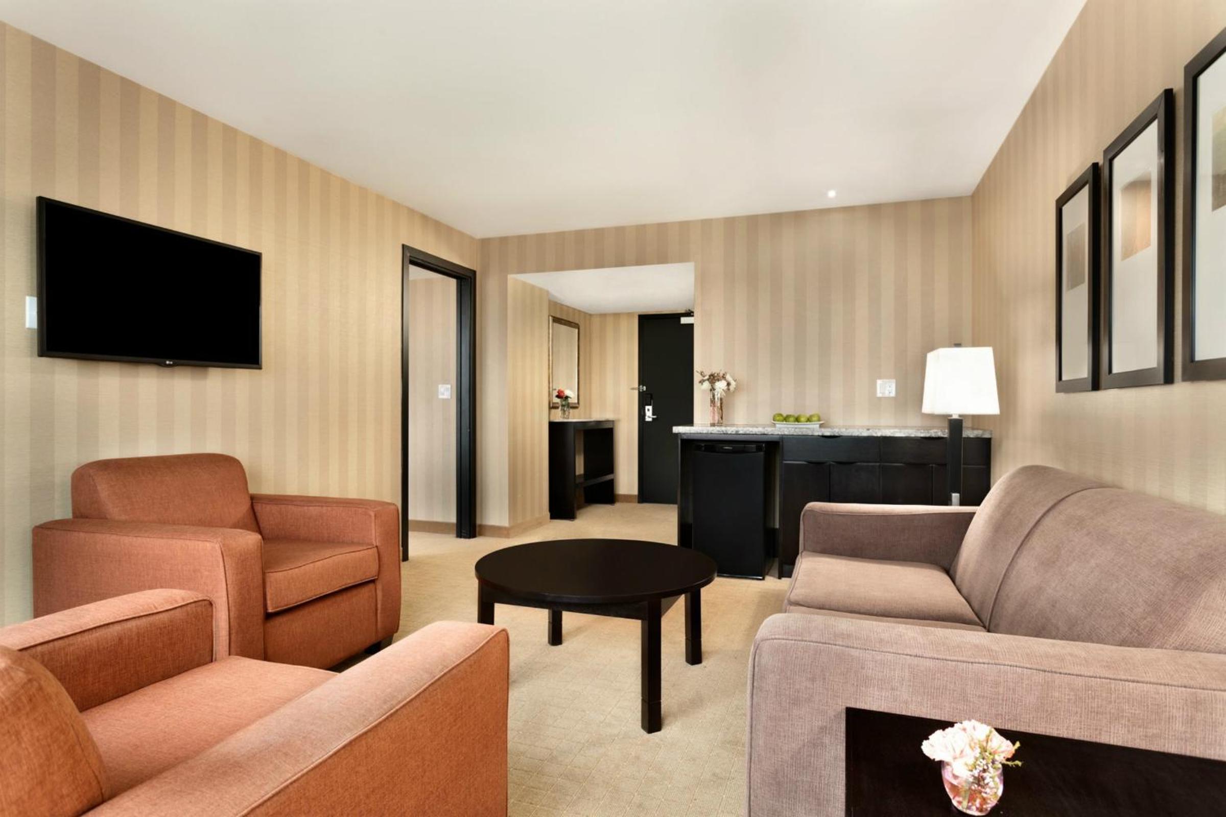 Penthouse King Corner Suite, Non Smoking