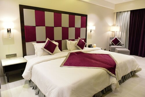 Premium Room в The Flora Grand