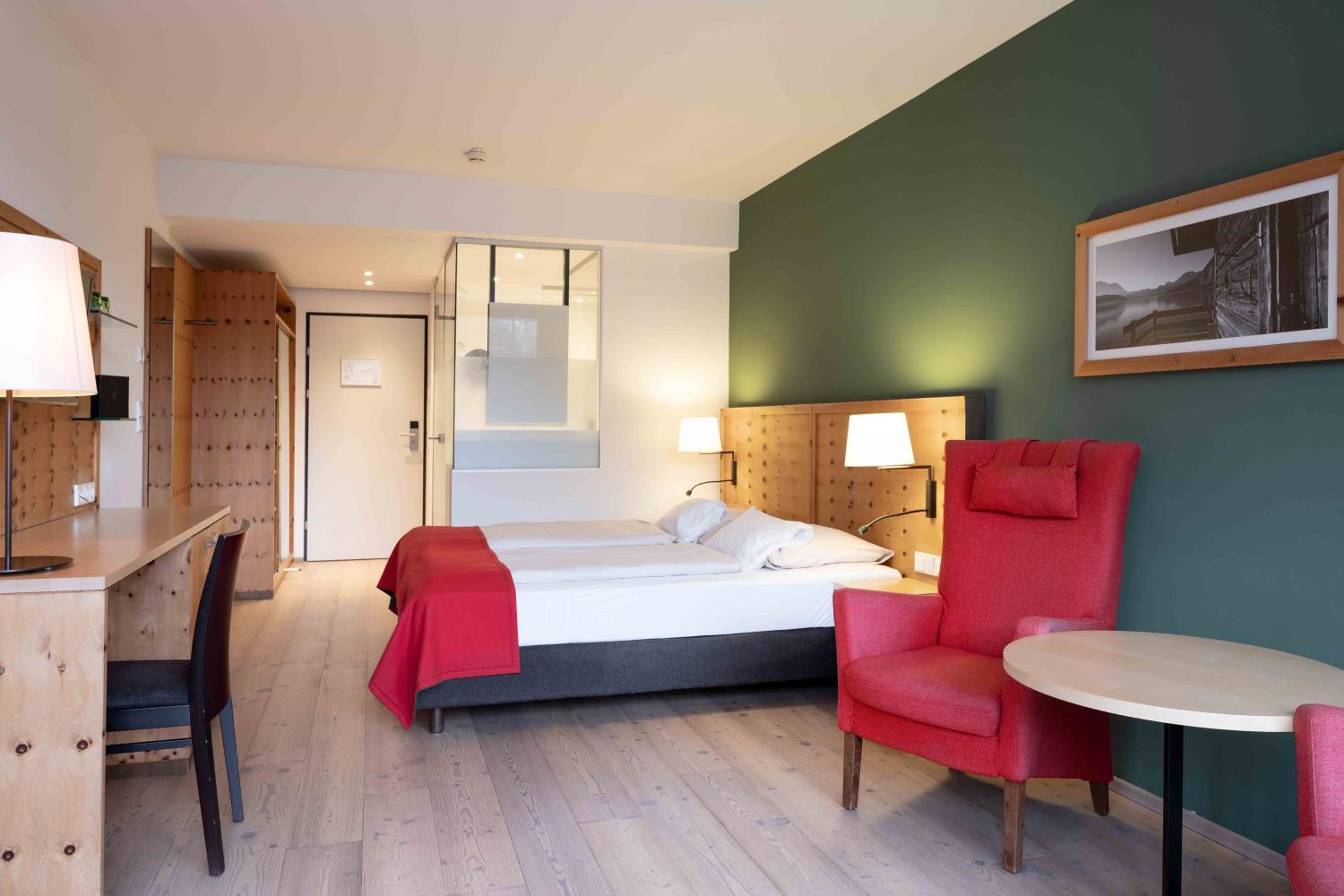 Standard Double Room with Balcony and Mountain View