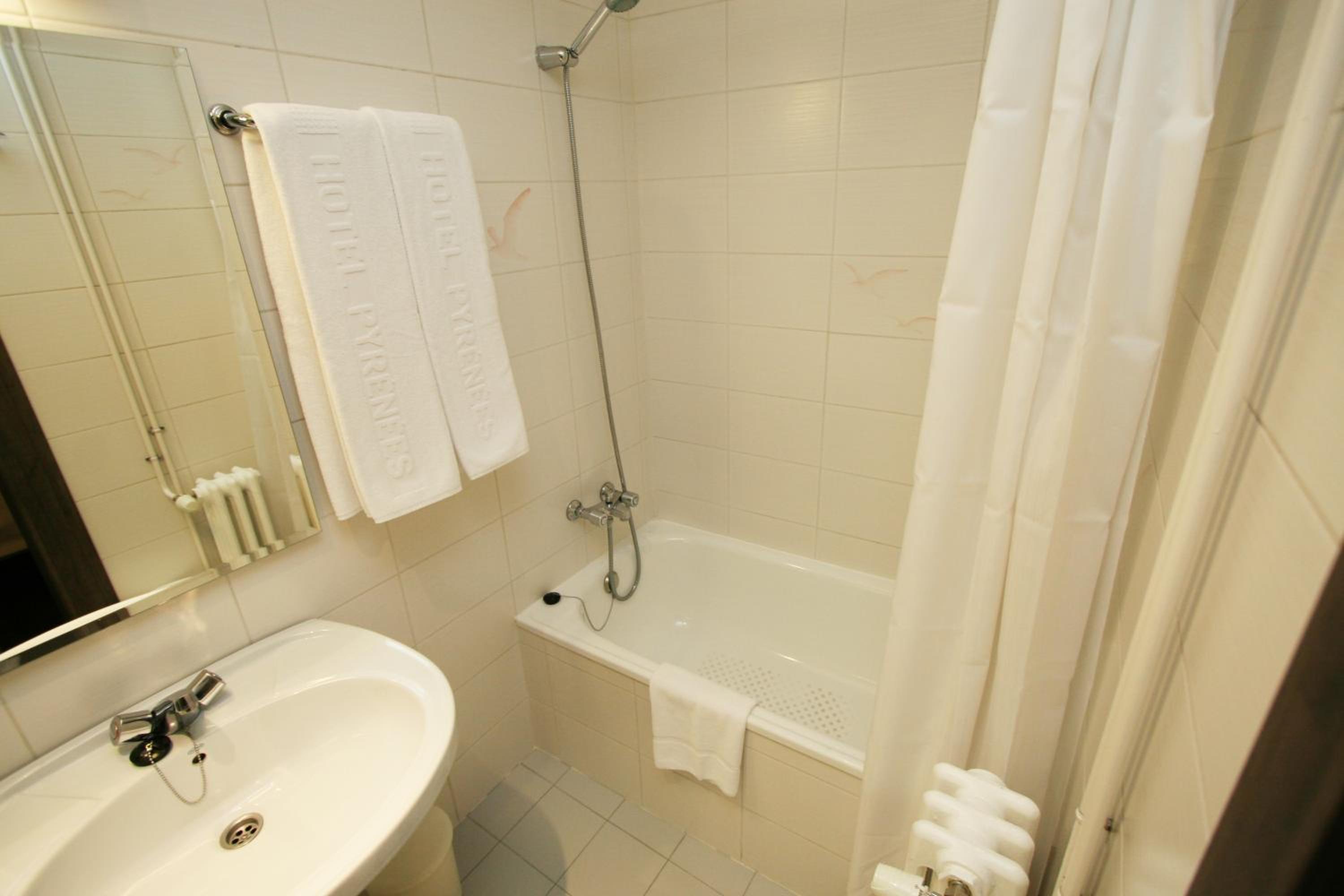 Double or Twin Room (Interior)