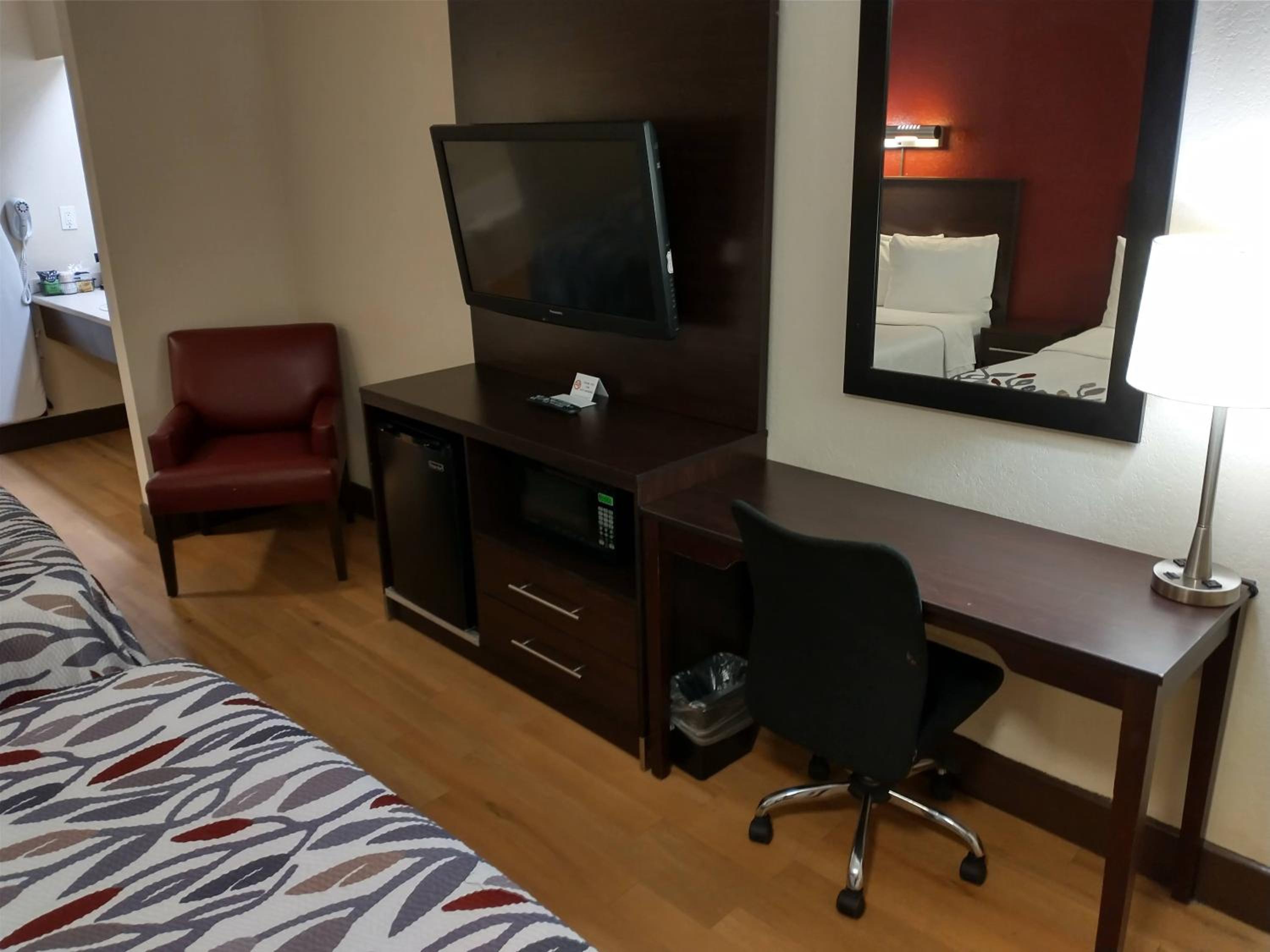 Deluxe Room with Two Double Beds Disability Access Non-Smoking