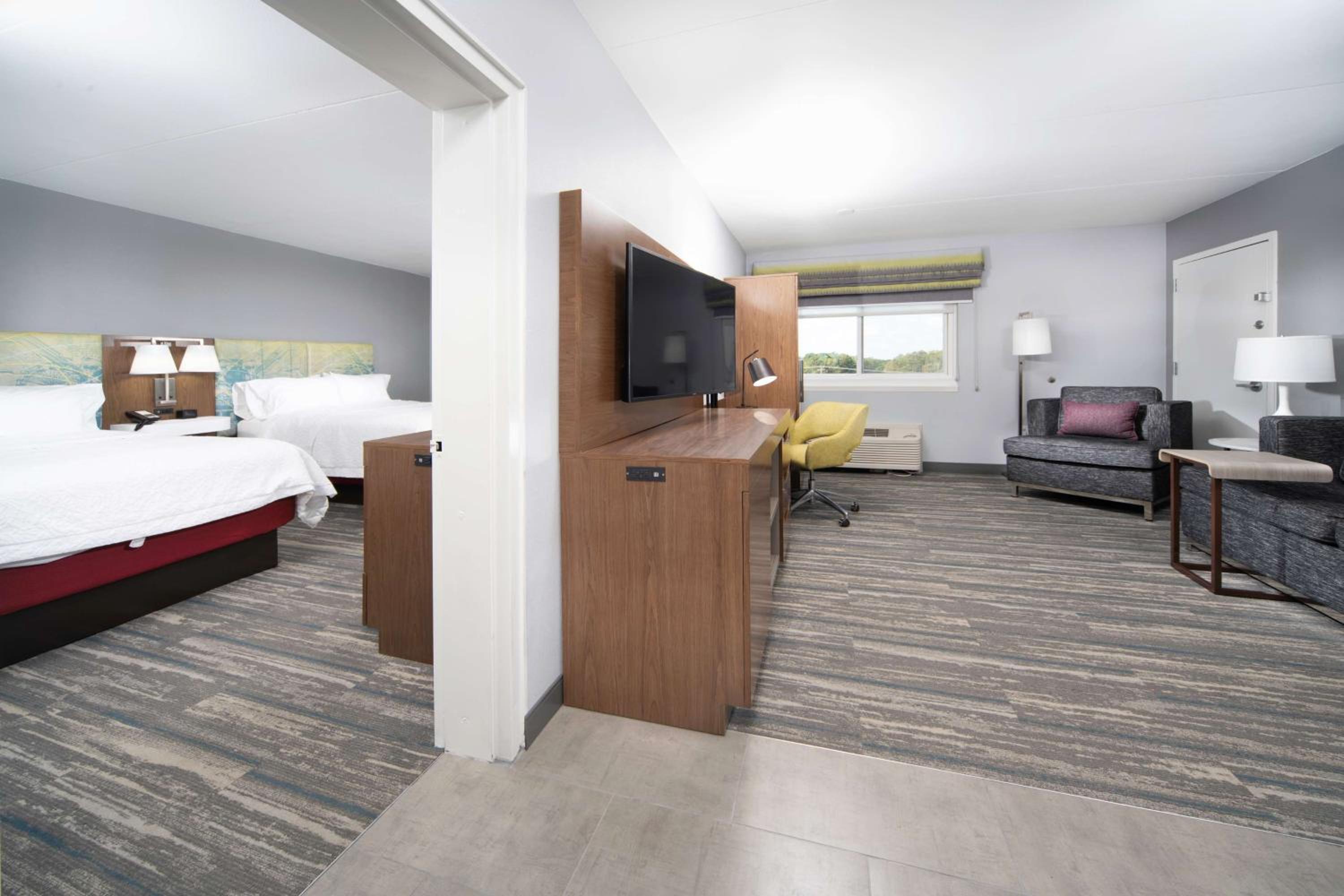 Queen Suite with Two Queen Beds - Non-Smoking