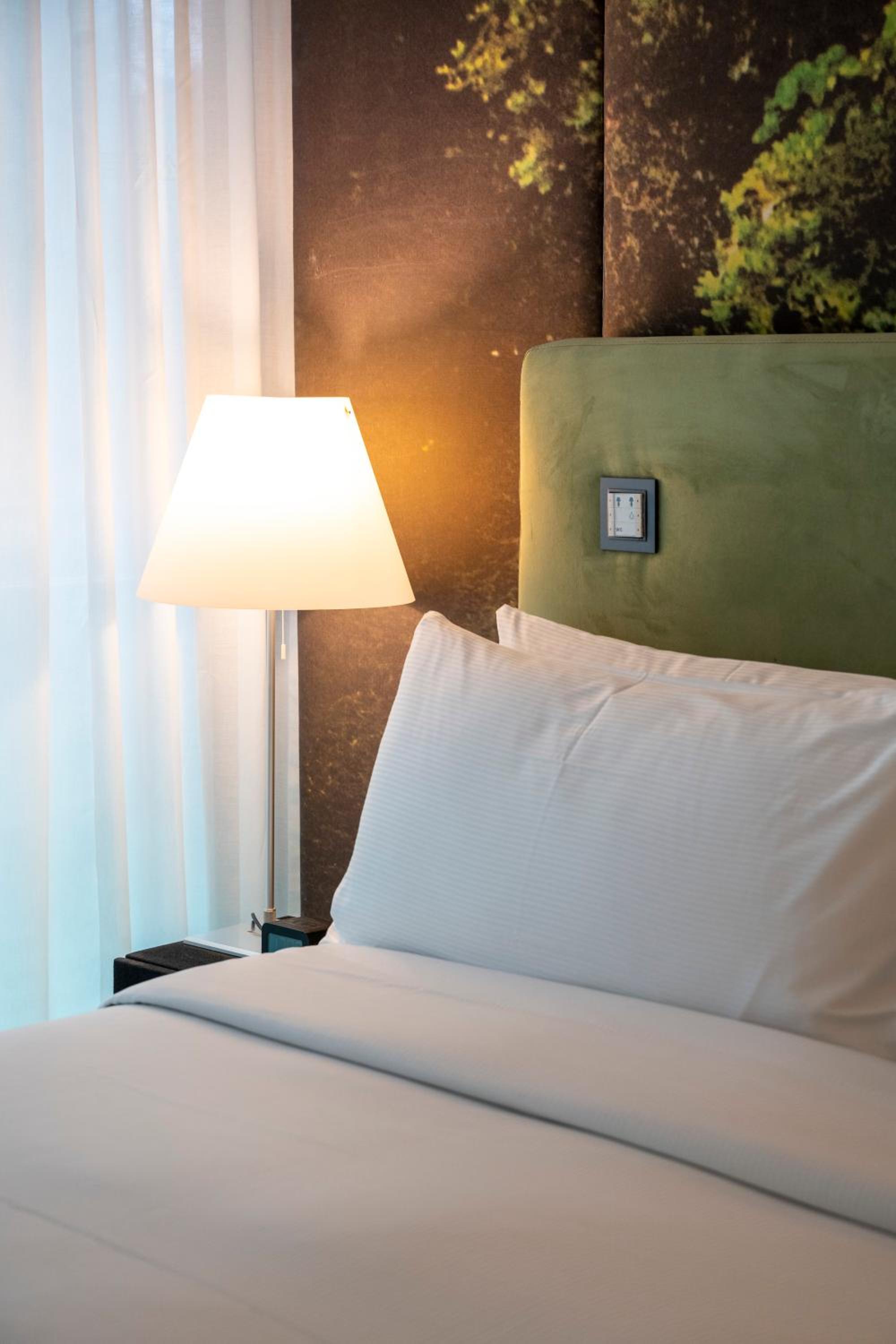 King Deluxe with Patio View