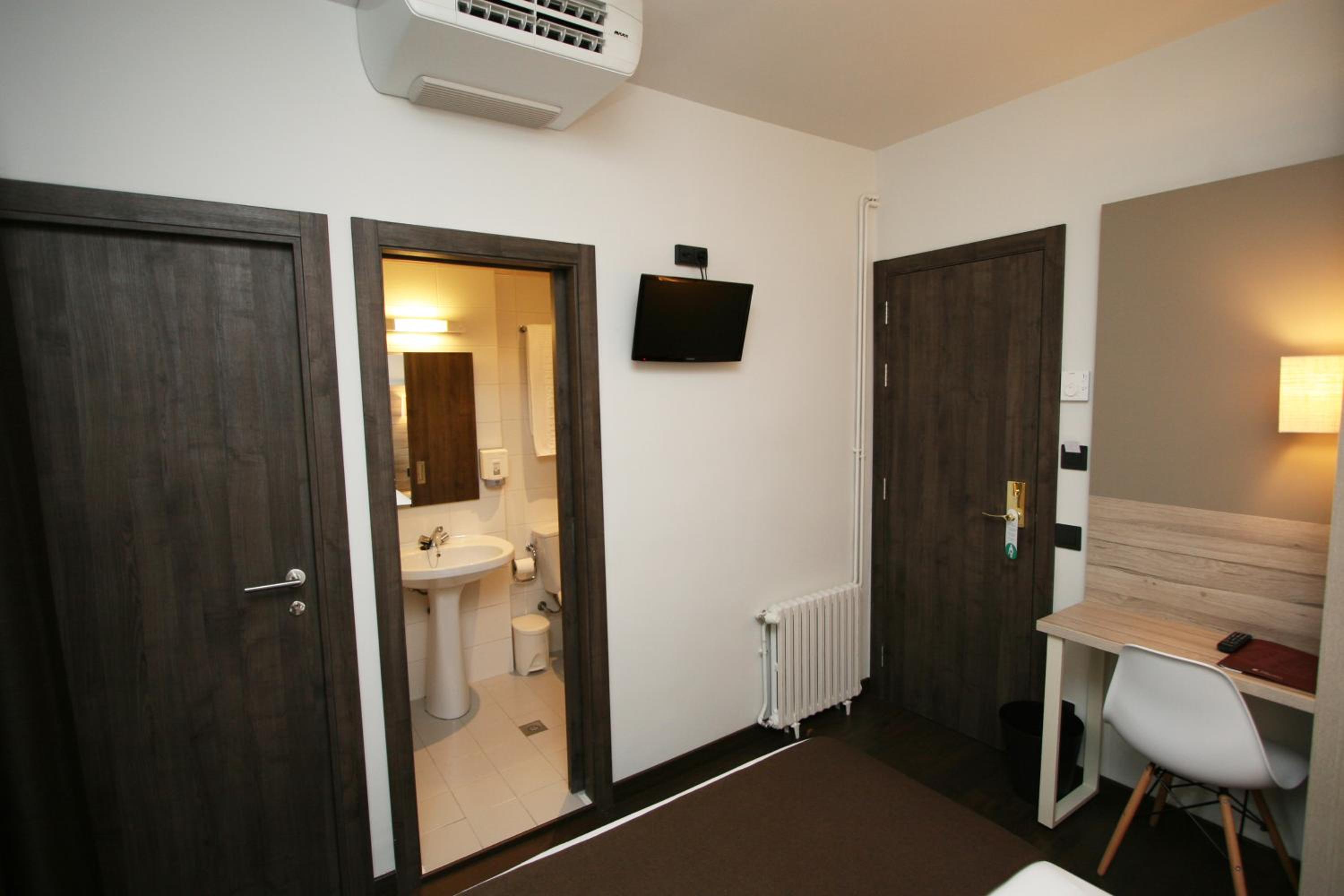 Economy Small Double Room