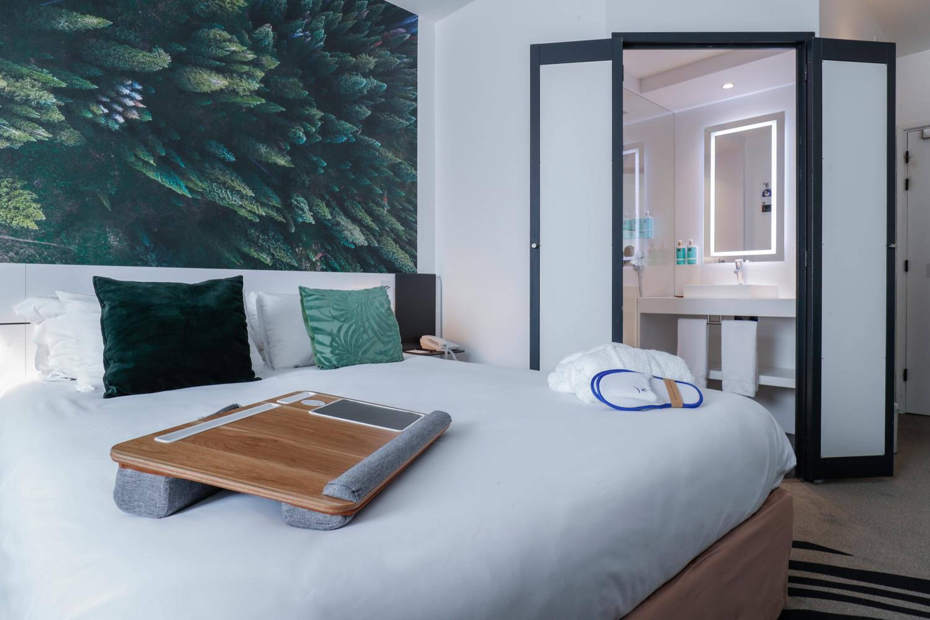 Executive Queen Room with Sofa