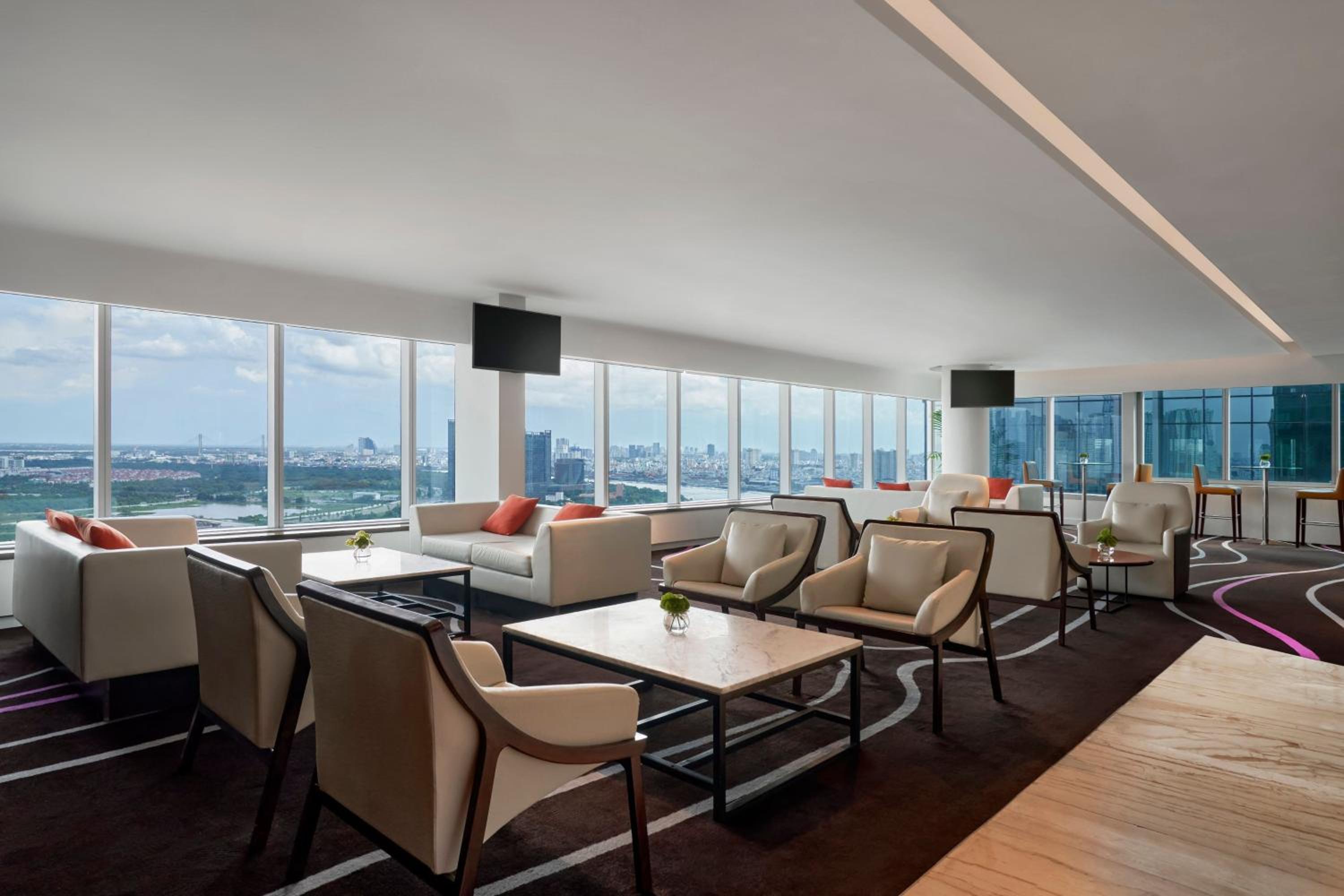 Double Room with River View and Club Lounge Access