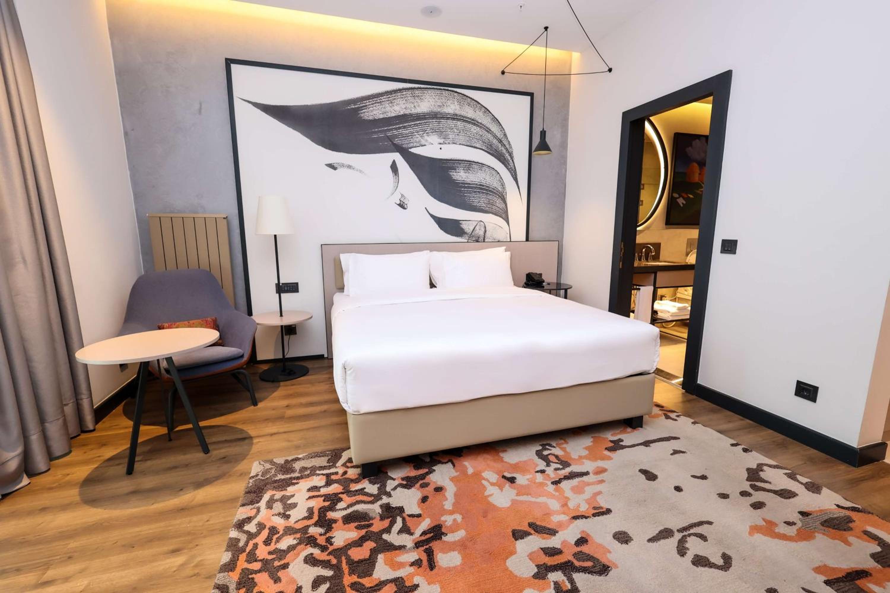 One-Bedroom King Suite