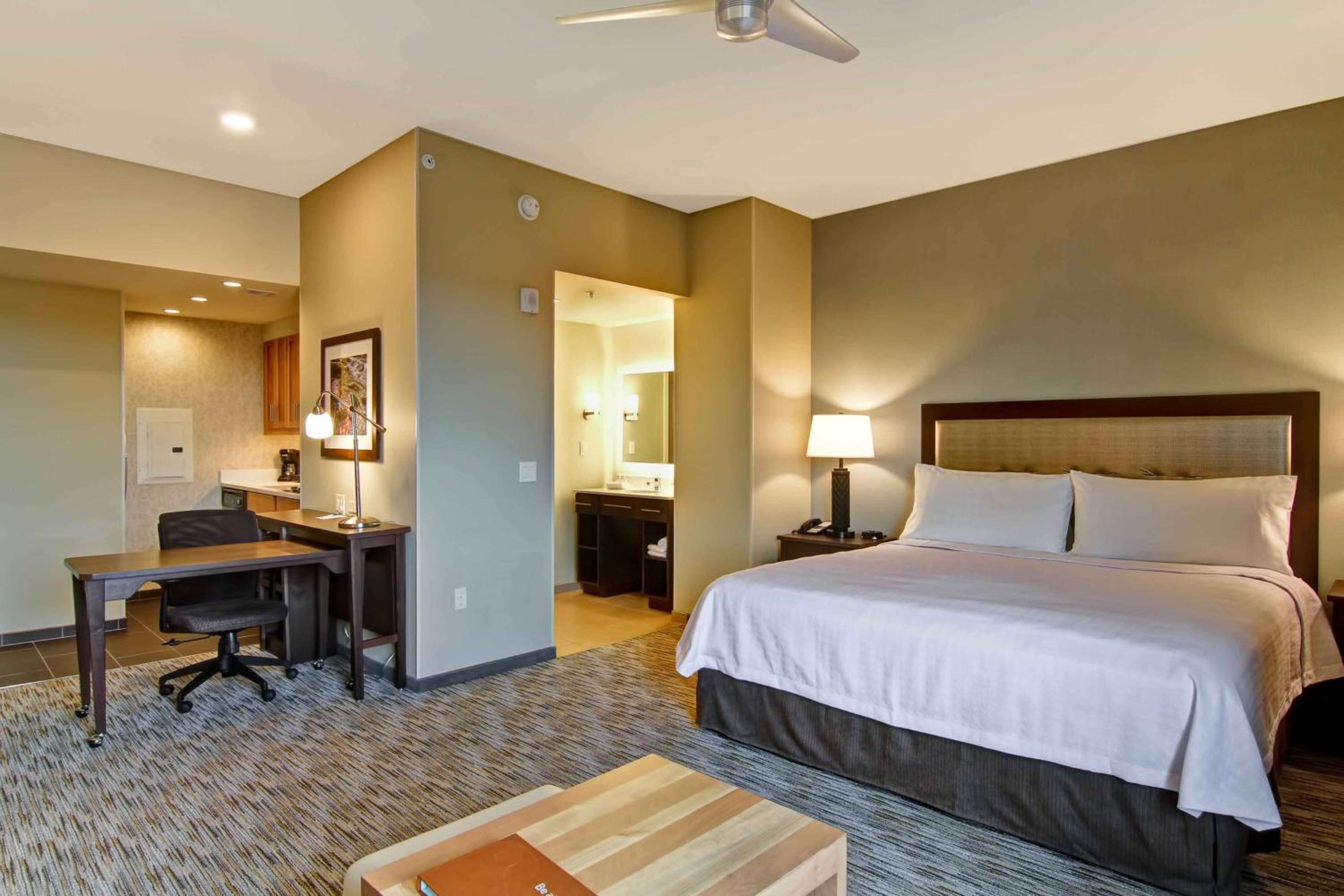 King Studio Suite - Hearing Access/Non-Smoking