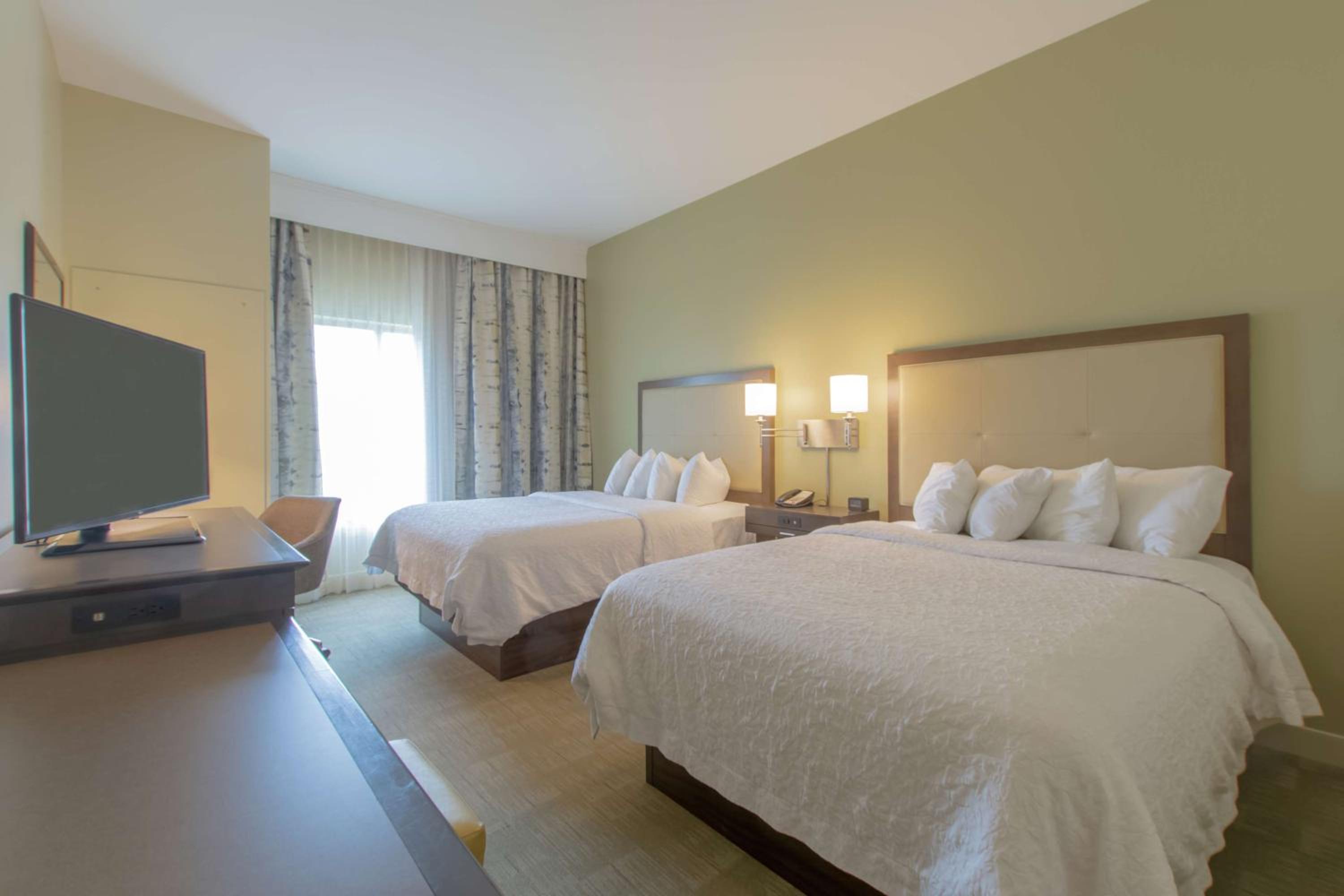 Room with Two Queen Beds - Non-Smoking