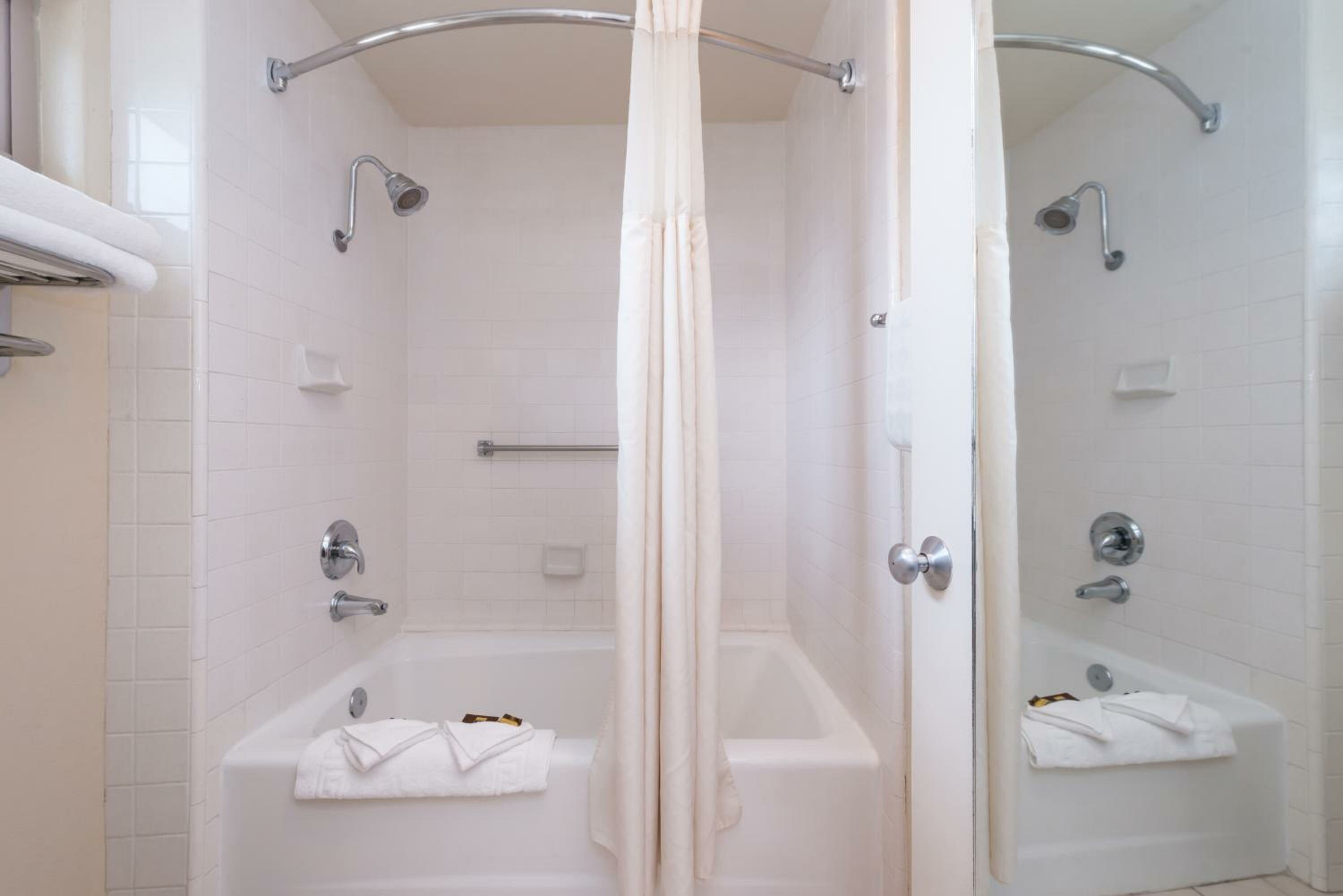 Double Room with Two Double Beds - Non-Smoking