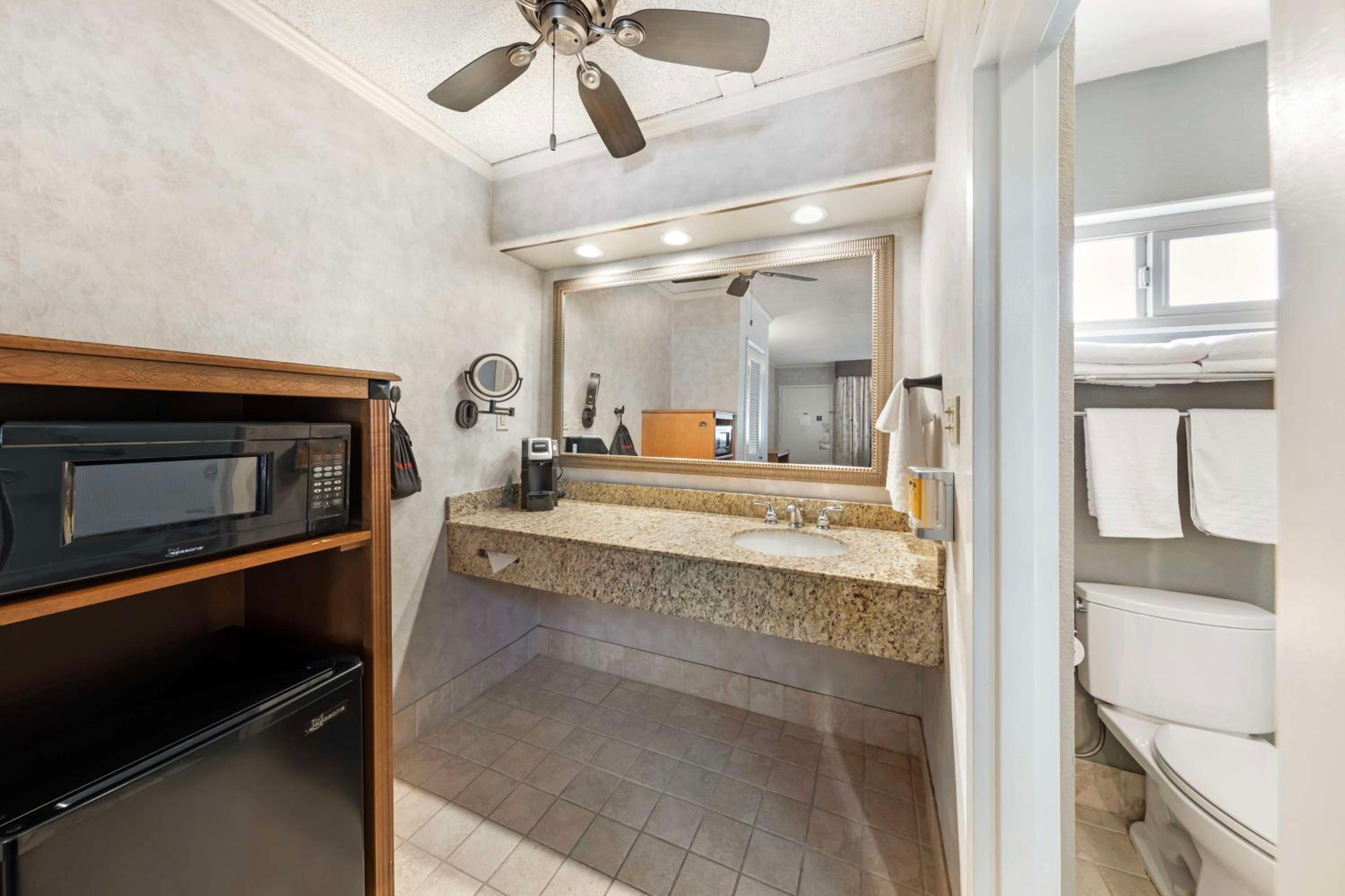 Double Room with Two Double Beds - Non-Smoking