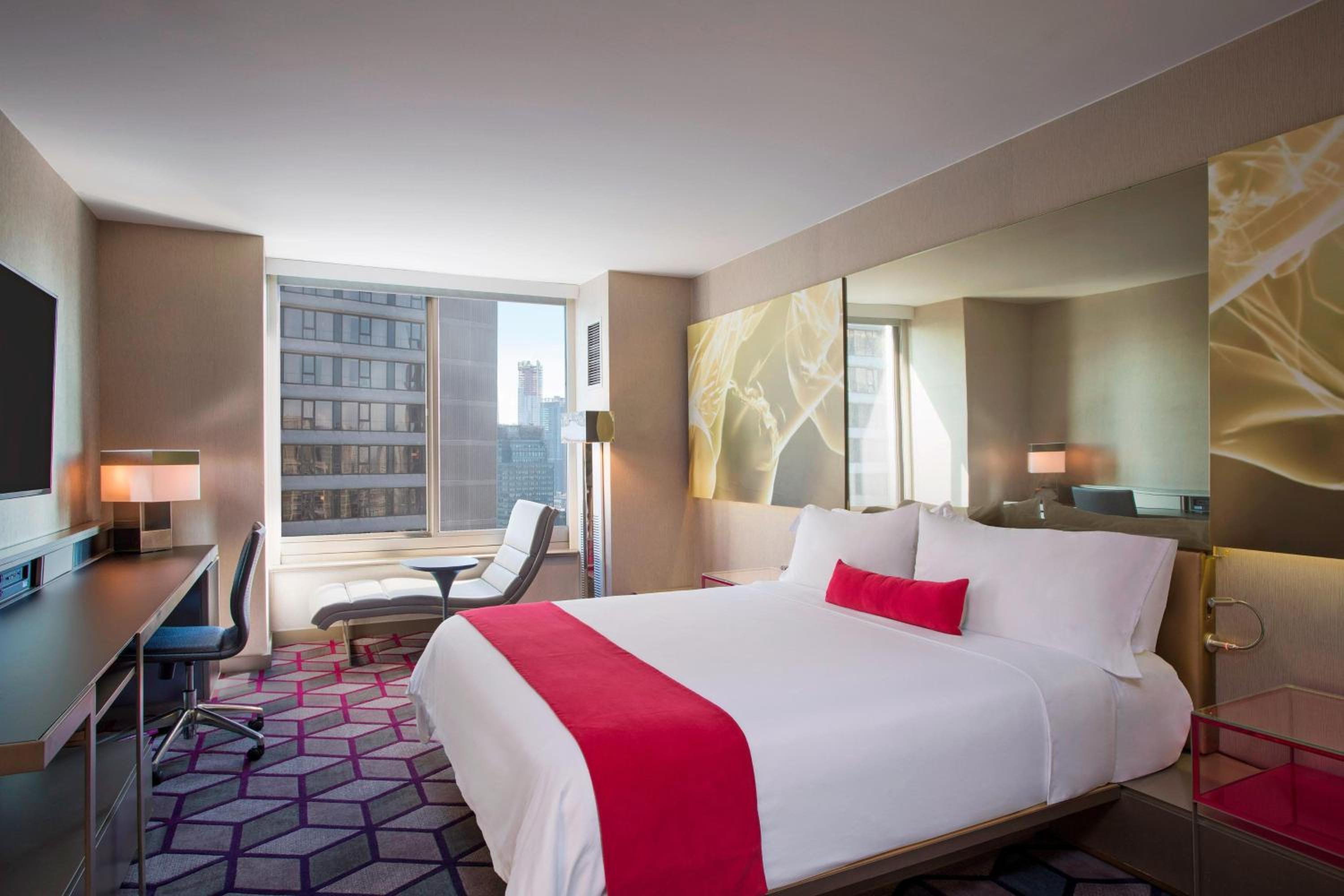 Spectacular Guest room, King, Skyline view