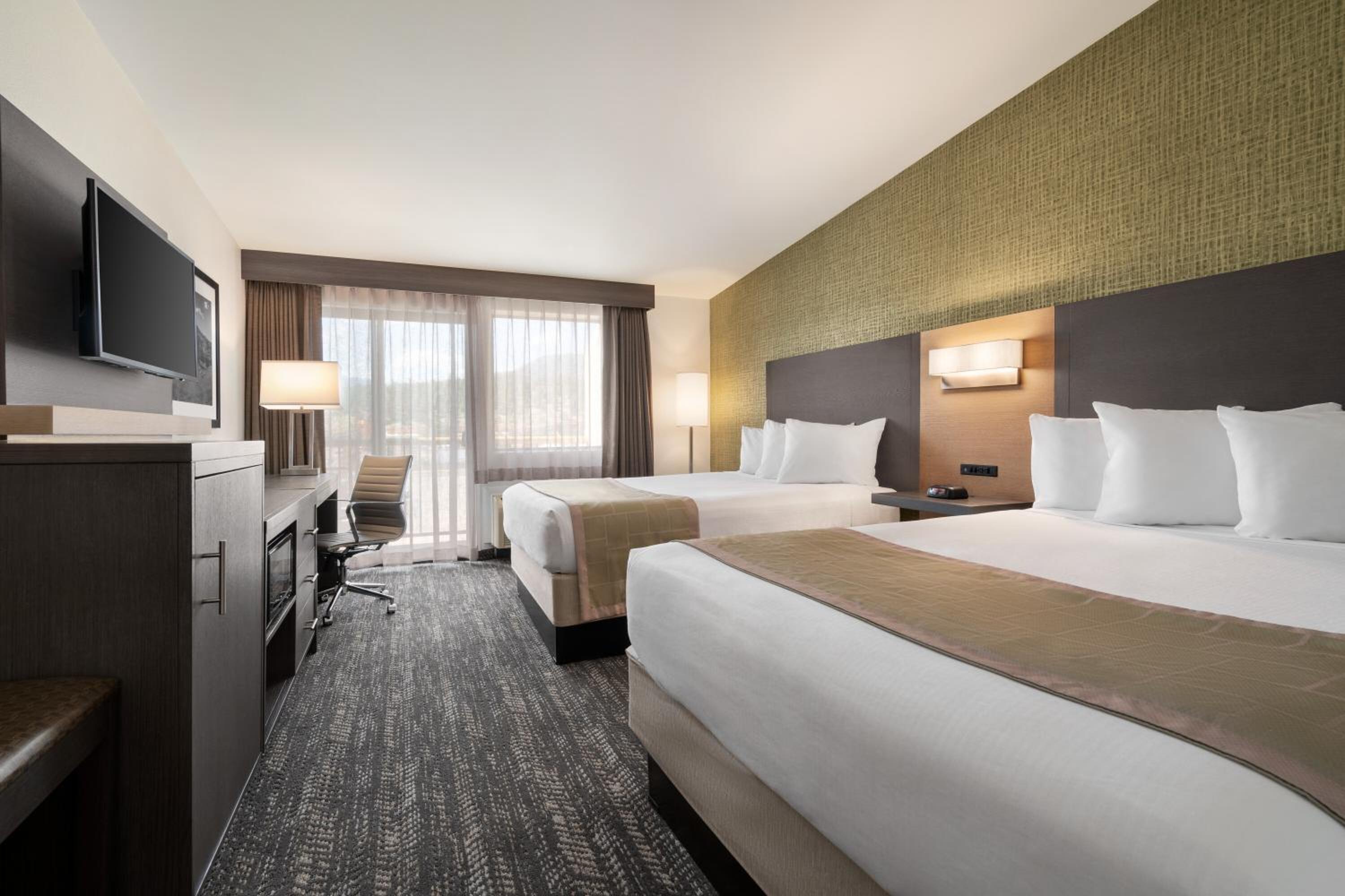 Queen Room With Two Queen Beds - Non-Smoking