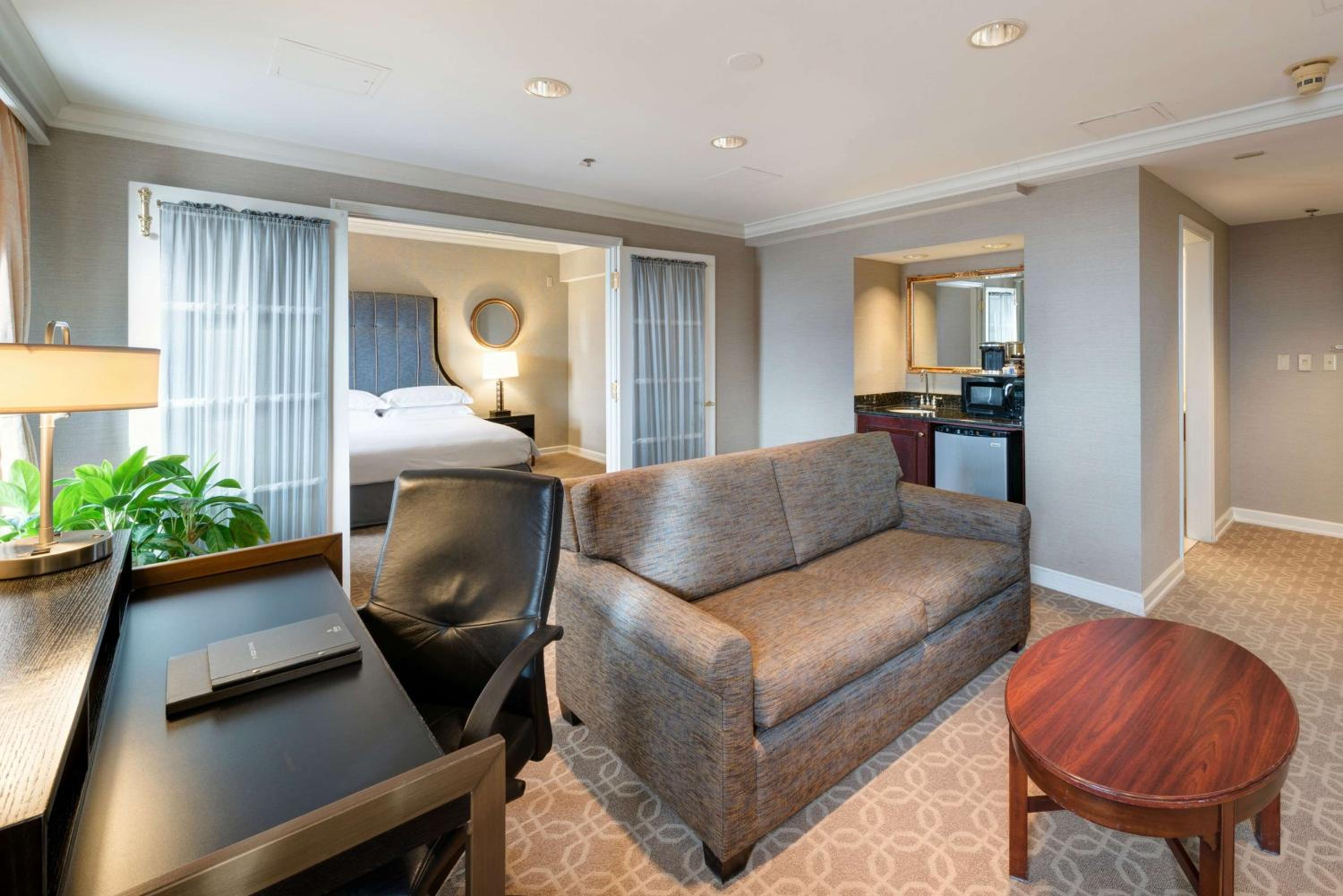 One-Bedroom King Suite