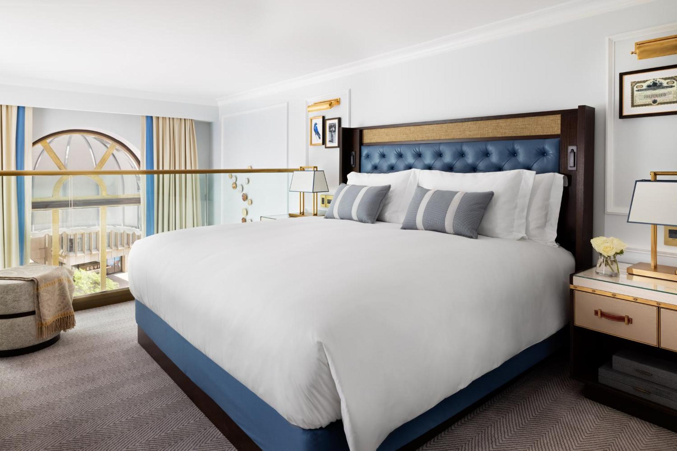 Club Bi-Level Family Suite