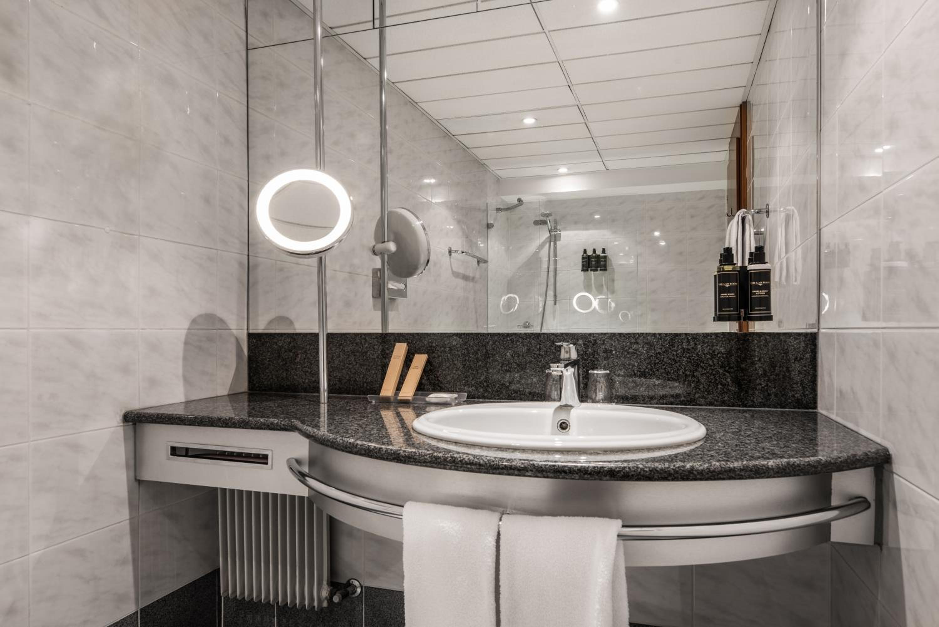 Executive Queen Room