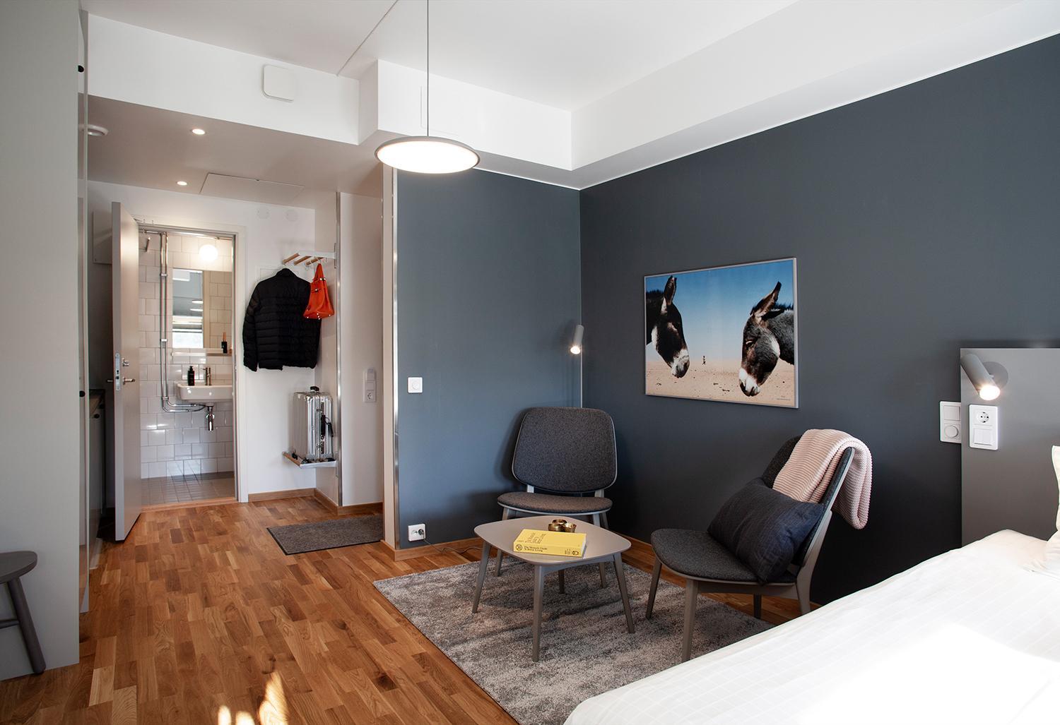 Studio Queen with Kitchenette