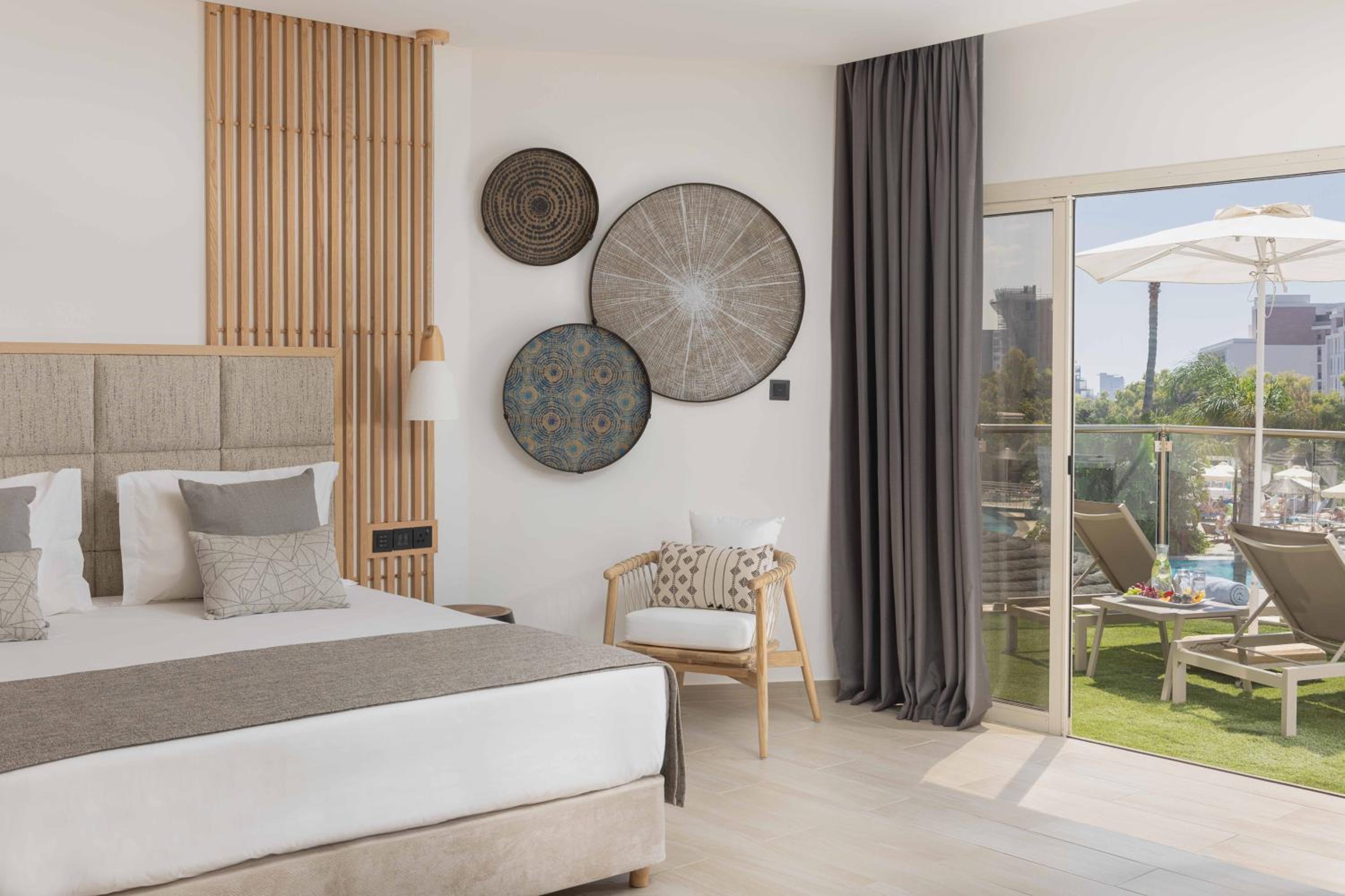 Athina Suite Sea View with Outdoor Whirlpool