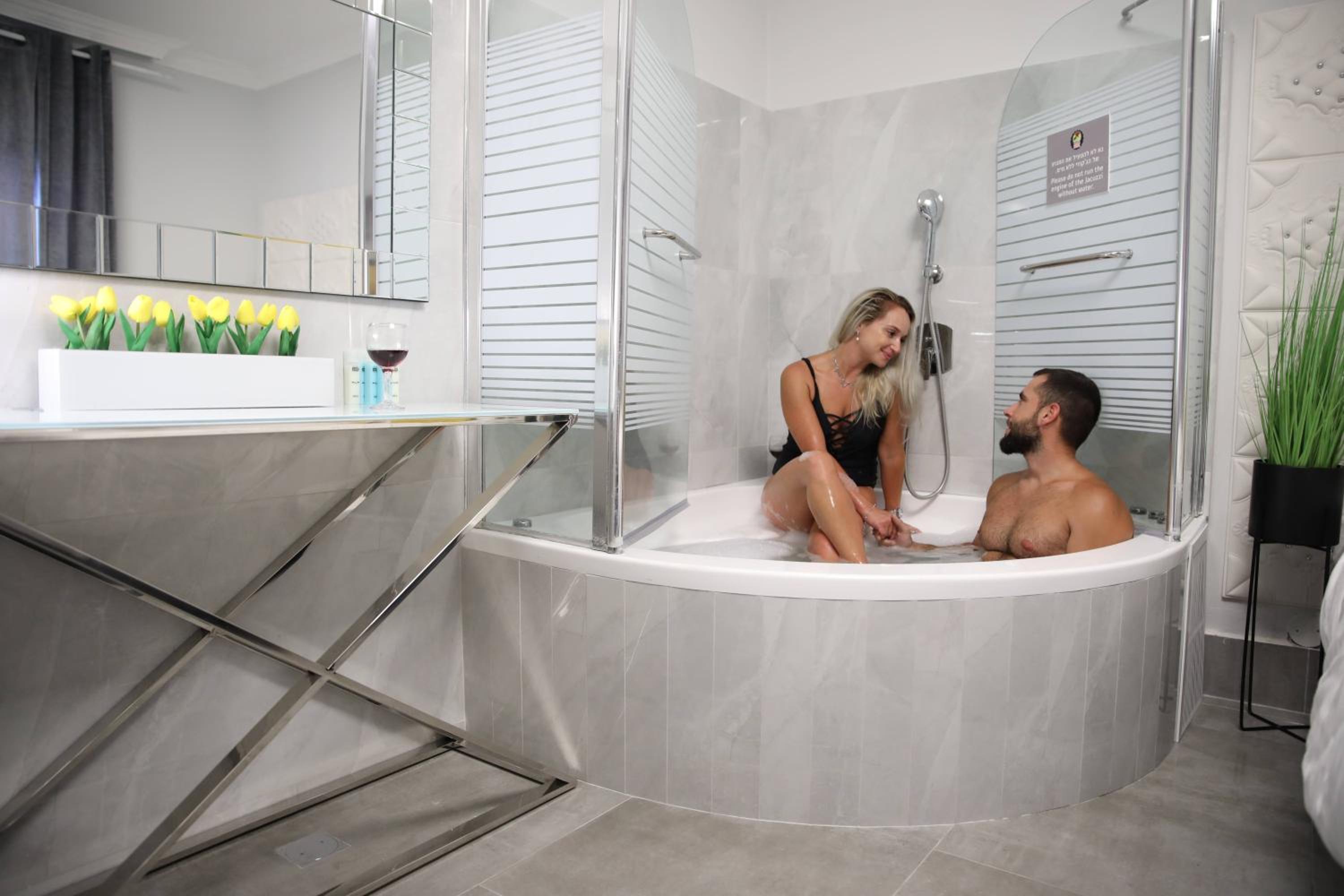 Deluxe Room with Jacuzzi Bath