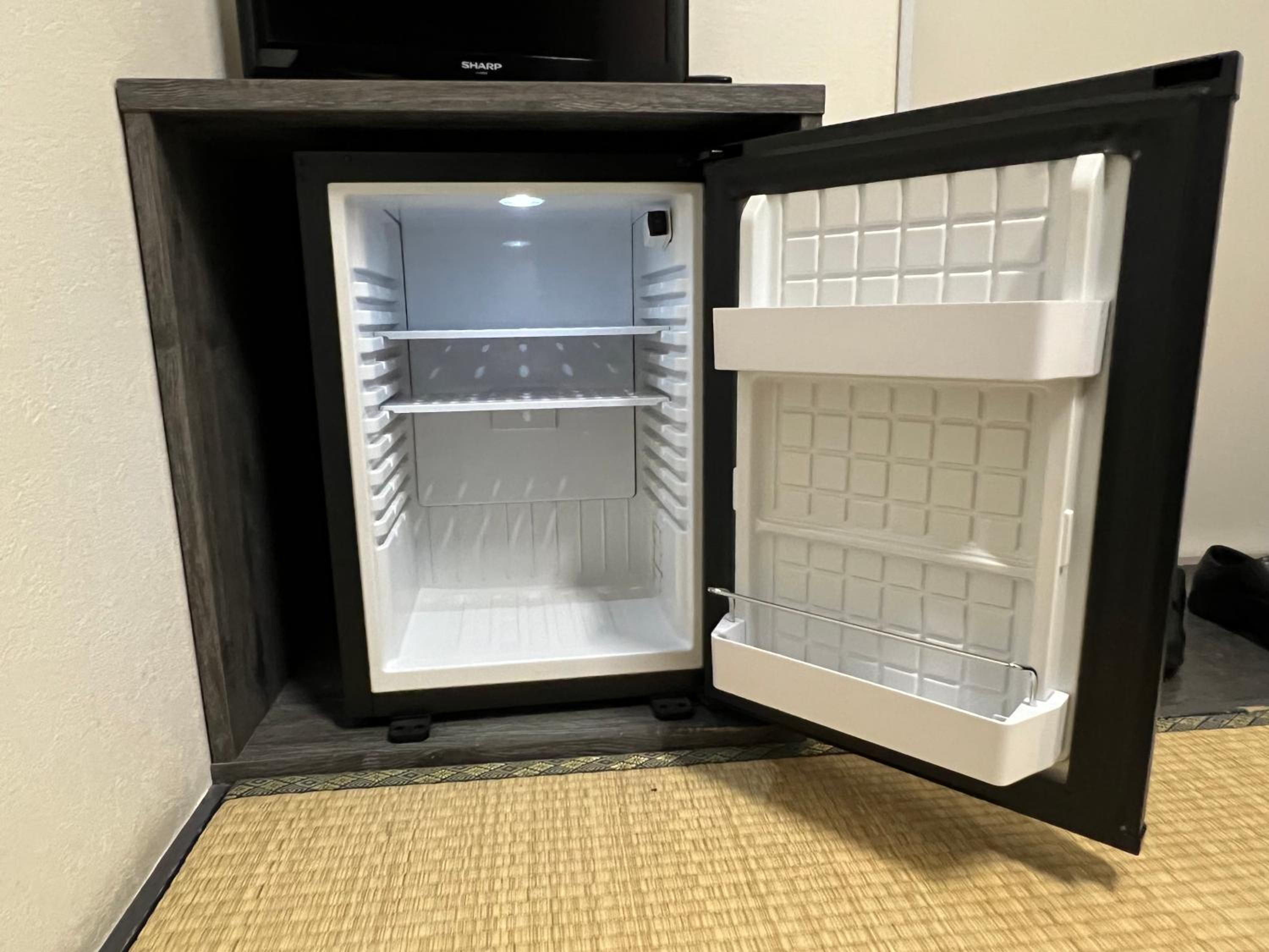 Economy Japanese-Style Twin Room with Shared Bathroom - Non-Smoking